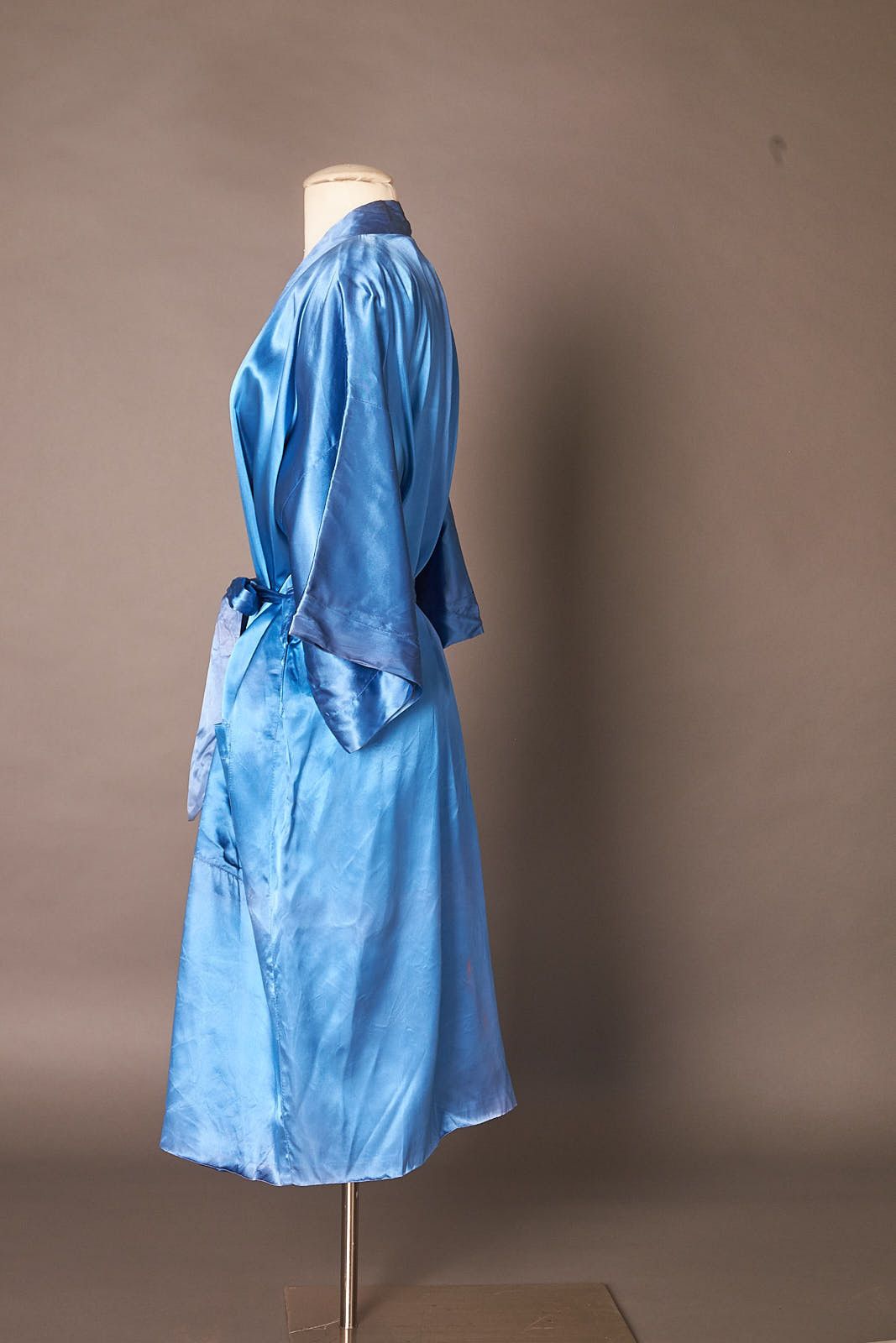 Vintage 1970s Blue Shiny Smoking Countess Mara Robe Size ONE SIZE - 2 Thumbnail