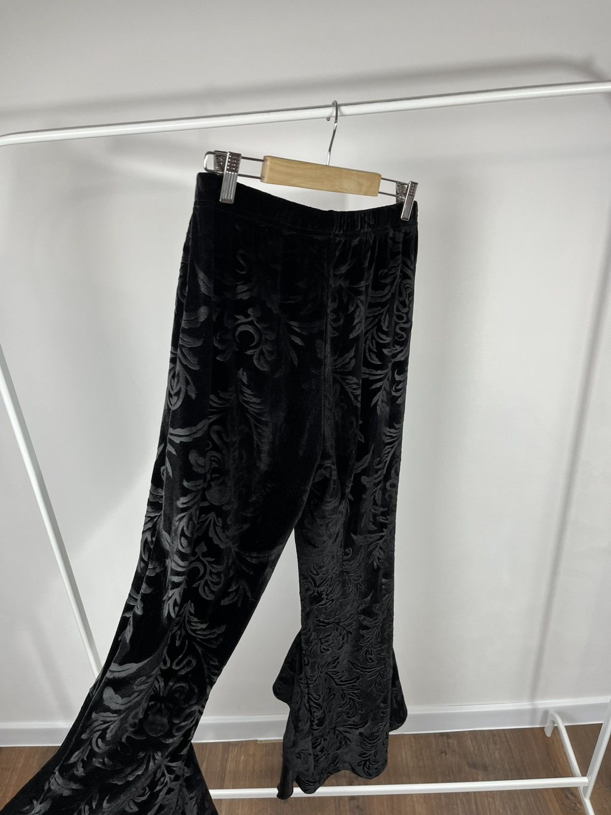 Other Vintage Black Velvet Flared Pants Women L Baroque Bottoms Size 32" / US 10 / IT 46 - 15 Thumbnail