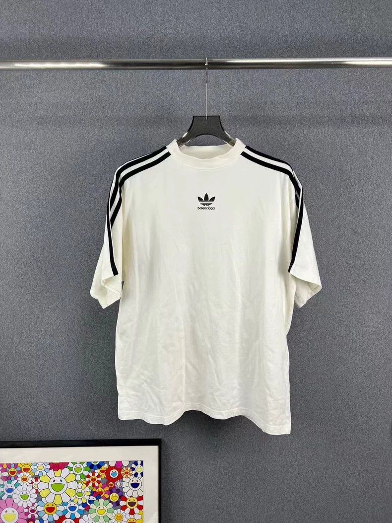 Other Balenciaga Clover embroidered LOGO short sleeve Size US S / EU 44-46 / 1 - 1 Thumbnail