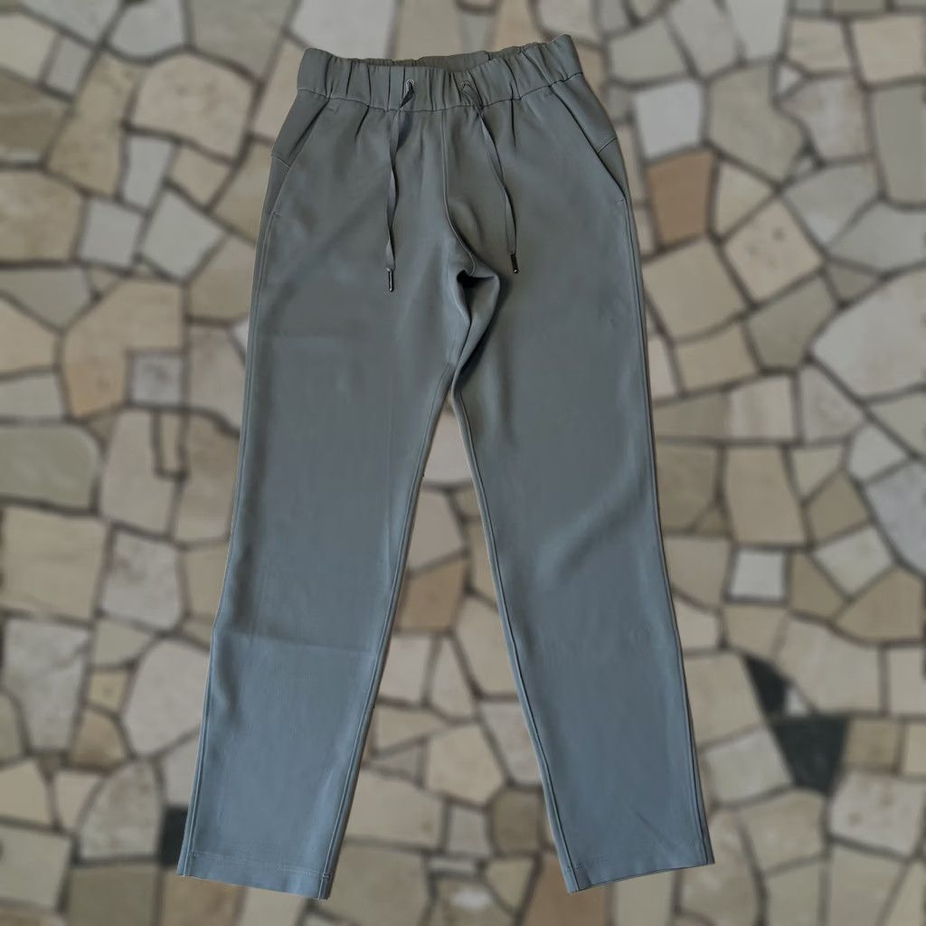 Lululemon Lululemon On The Fly Pant Taupe Women’s 2 Regular Ankle Pockets Elastic Waist Drawstring 27 Inseam 26-28 Waist Athleisure Outdoor Sports Size 26" / US 2 / IT 38 - 1 Thumbnail