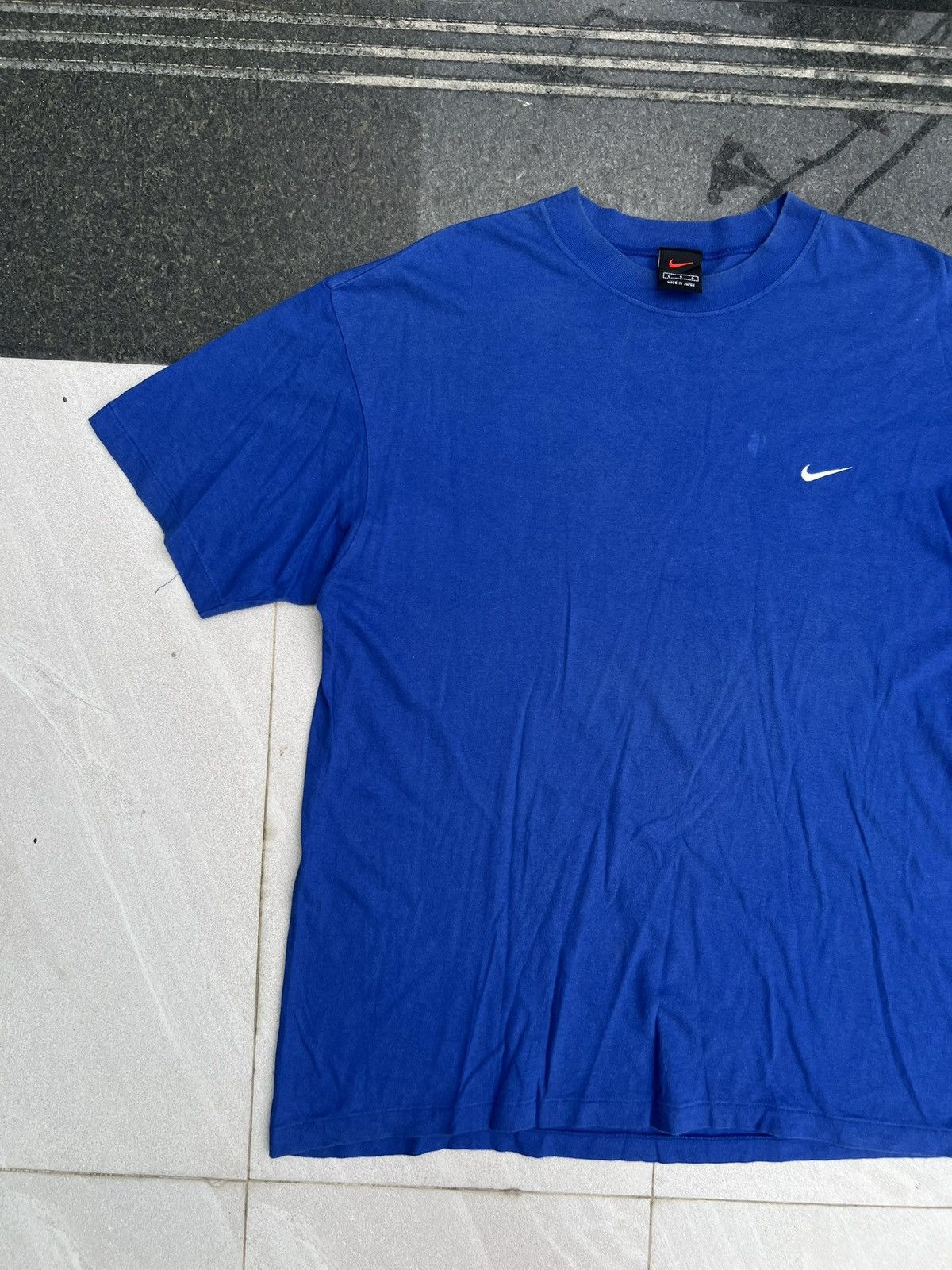 Nike 90s Nike Swoosh Vintage Y2K Blank Tee T-Shirt Made in Japan Size US M / EU 48-50 / 2 - 2 Thumbnail