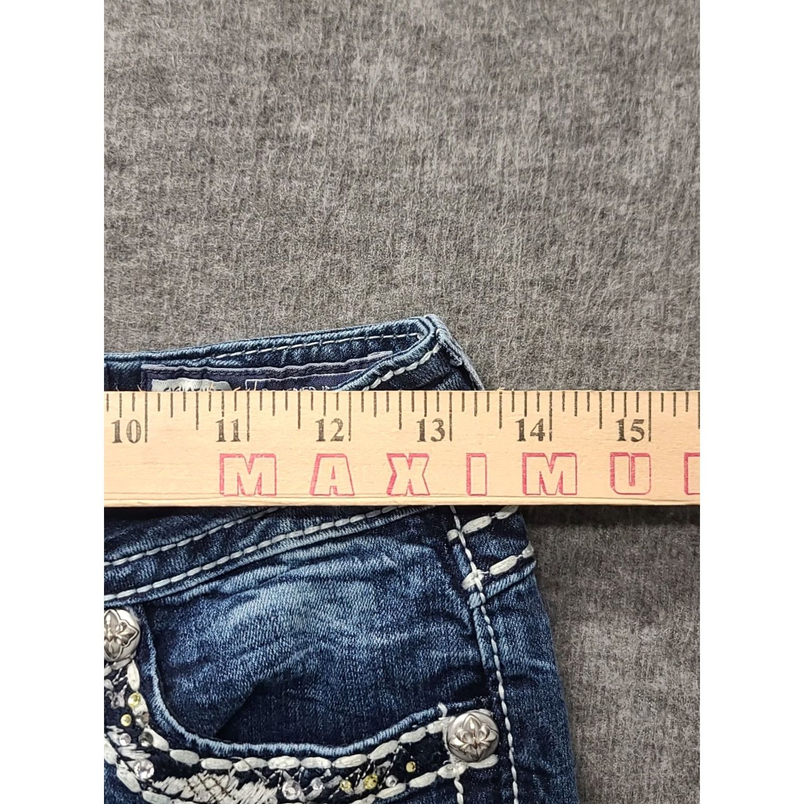 Miss Me Miss Me Capris 26x20 Signature Fit Low Rise Cropped Distressed Stretch Denim Jeans Women Size ONE SIZE - 4 Thumbnail