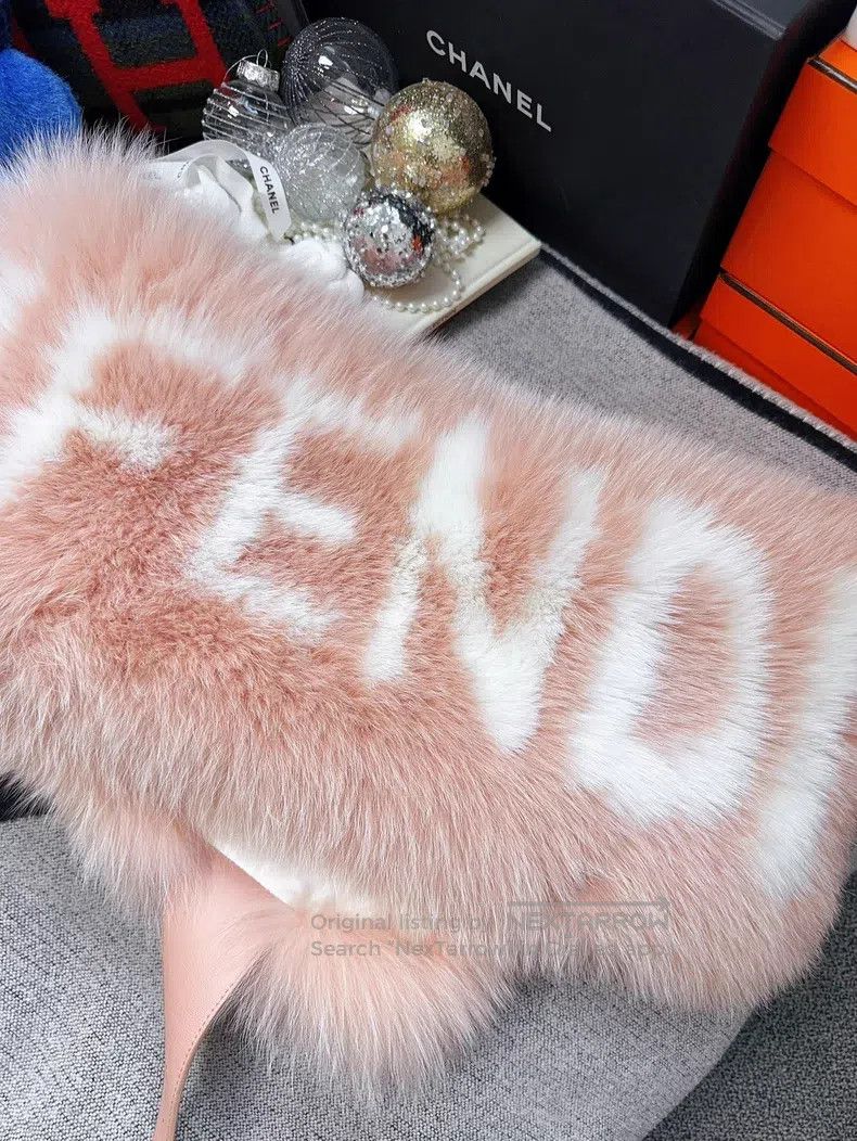 Fendi Fendi size 21*96cm Blush Pink Big Logo Fur Scarf, Fox Fur M Size ONE SIZE - 3 Thumbnail