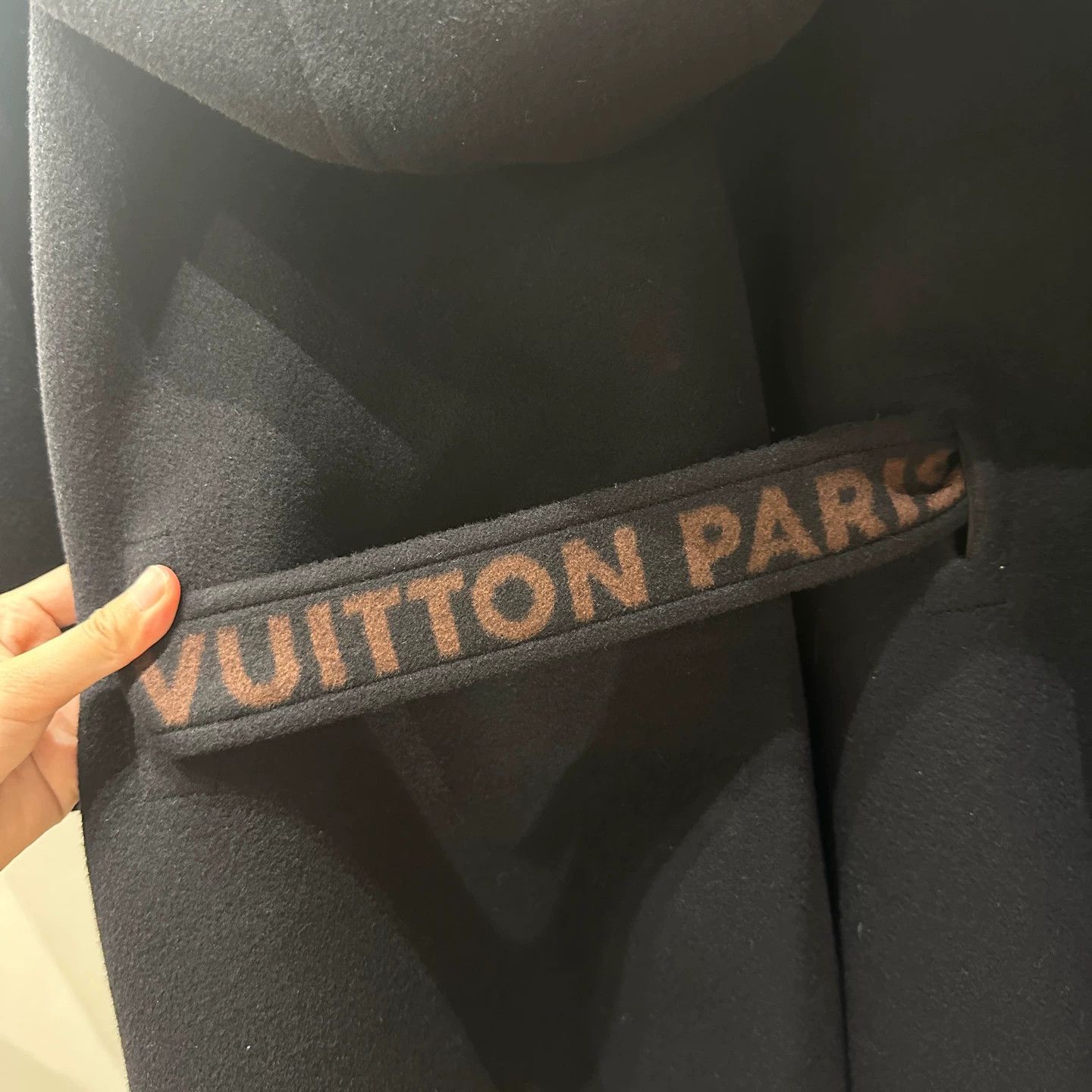 Louis Vuitton Louis Vuitton Cashmere Fringe Cape Coat 36 Size XS / US 0-2 / IT 36-38 - 3 Thumbnail