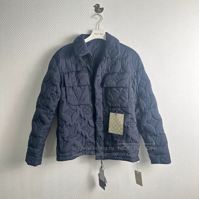 Louis Vuitton Louis Vuitton Embossed dark pattern presbyopic printing Lo Size US S / EU 44-46 / 1 - 1 Thumbnail