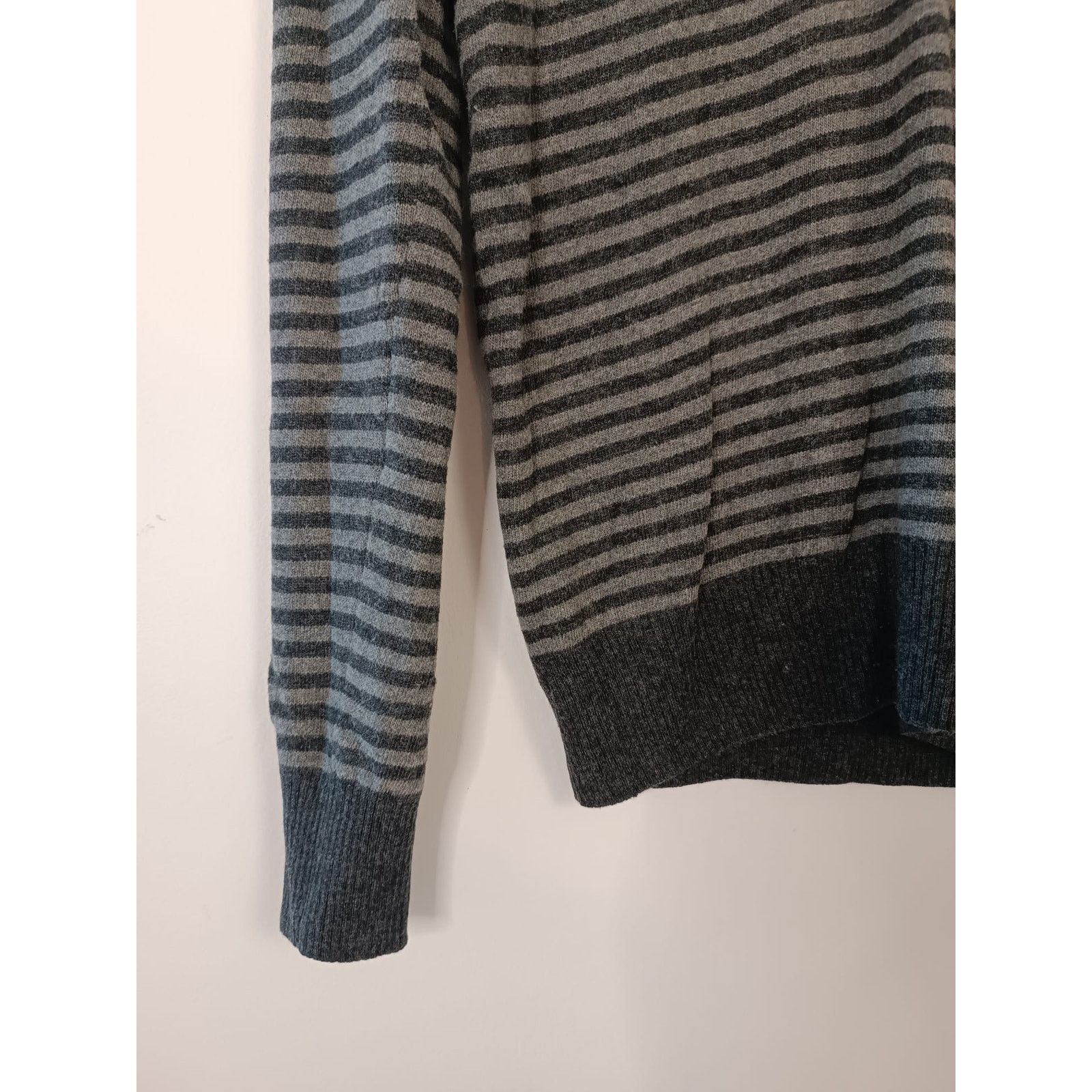 Burberry Burberry Women V-Neck Jumper Knitwear Sweater Striped Wool Size M / US 6-8 / IT 42-44 - 7 Thumbnail