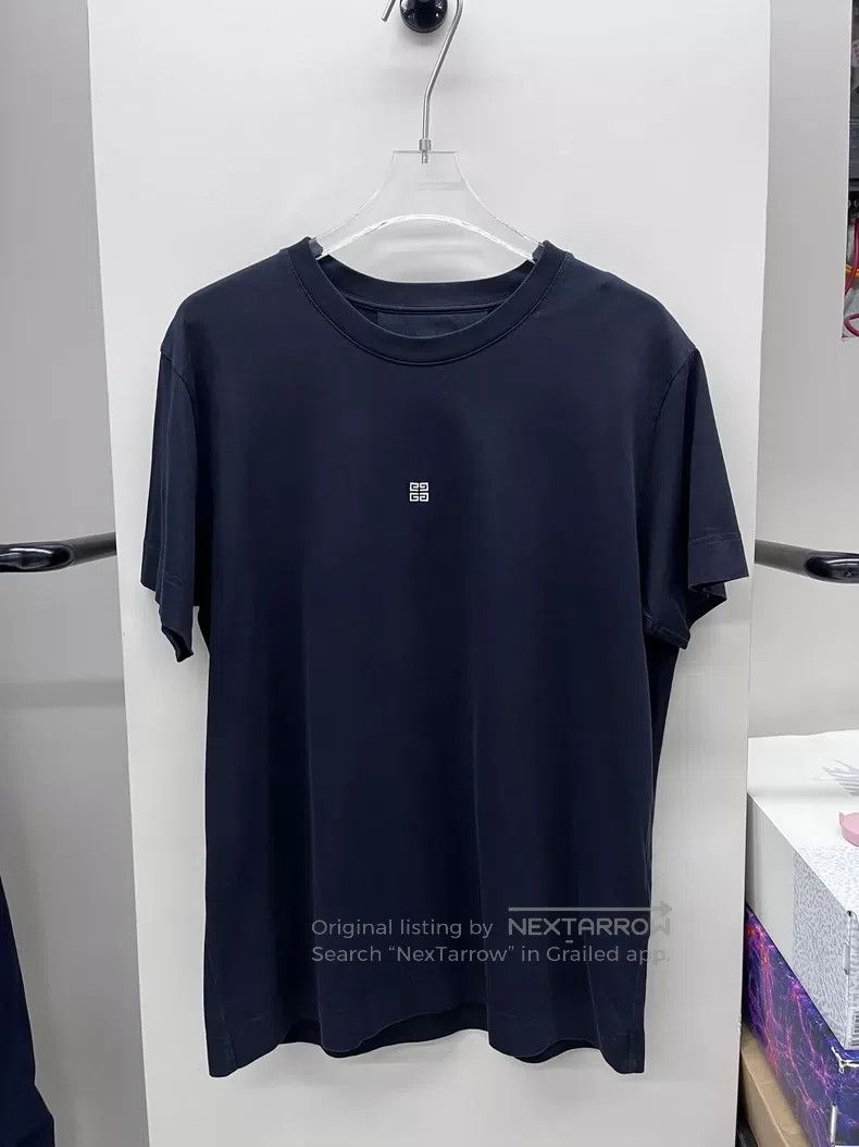 Givenchy Givenchy Black short sleeve Size US S / EU 44-46 / 1 - 1 Thumbnail