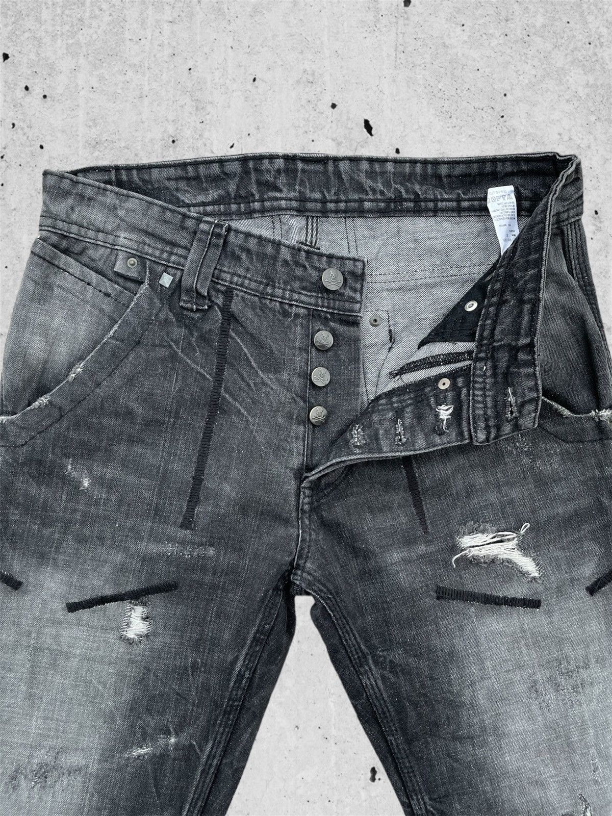 Japanese Brand 🔥 Japanese Brand Black Distressed Denim W31🔥 Size US 31 - 5 Thumbnail