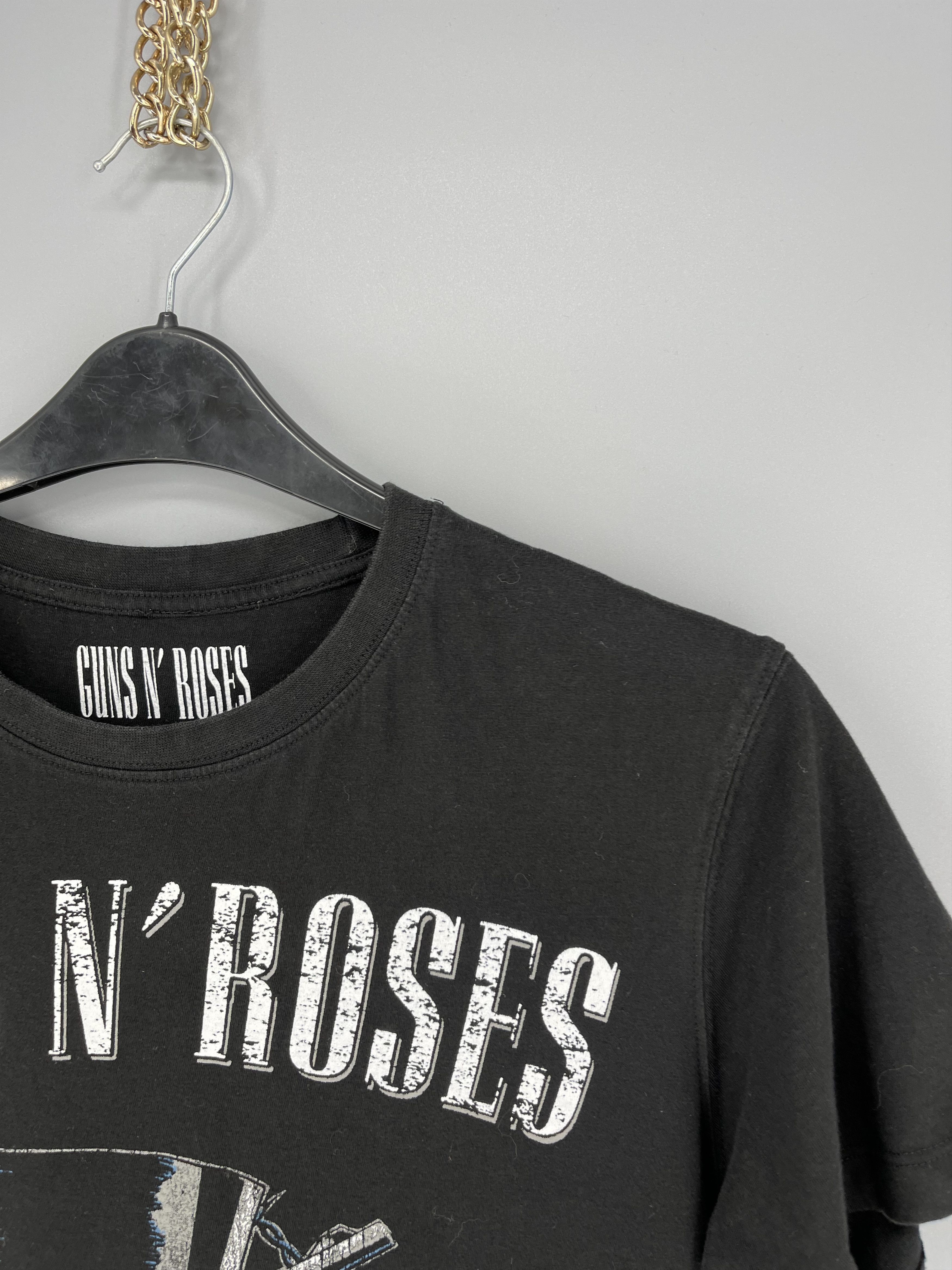 Band Tees Vintage Y2K Guns And Roses Tee Band Rock Metal Streetwear Size US S / EU 44-46 / 1 - 8 Thumbnail