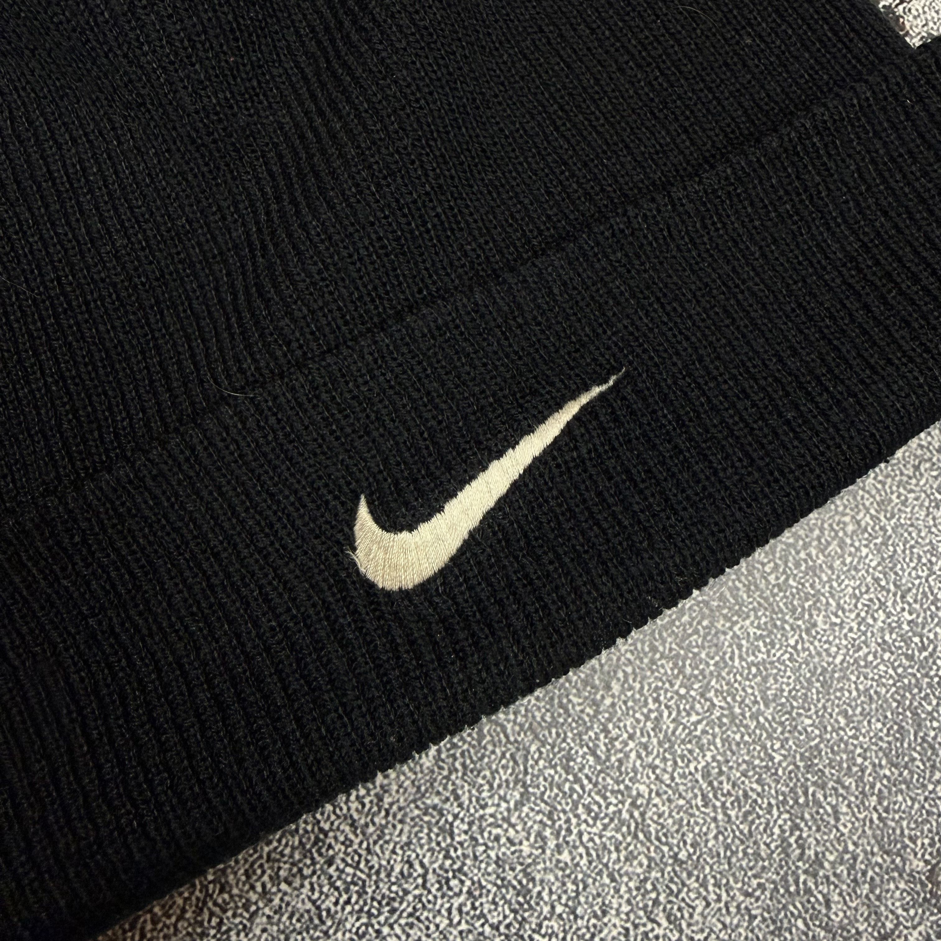 Nike Nike Vintage Beanie Hat BIg Logo Swoosh 90s Size ONE SIZE - 2 Thumbnail