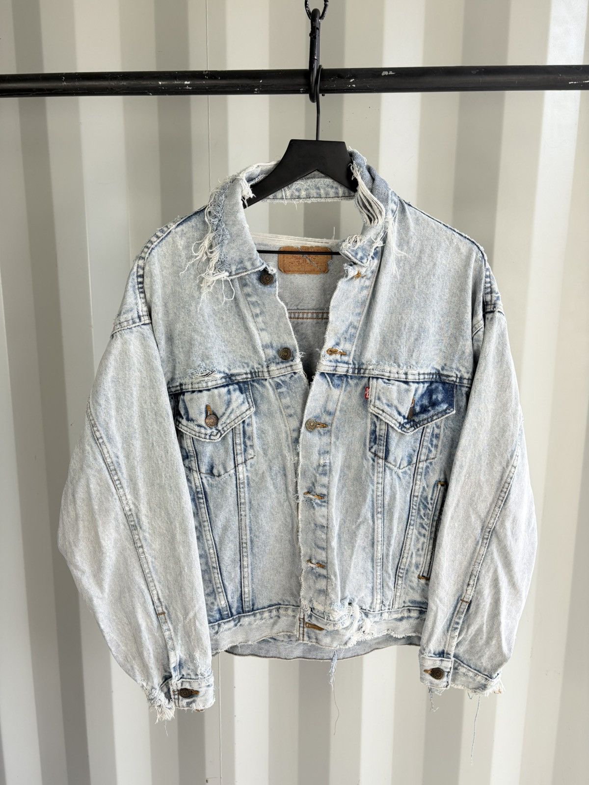 Vintage Vintage Levis Denim Jacket Thrashed Faded Distressed Grunge Size US XL / EU 56 / 4 - 1 Thumbnail
