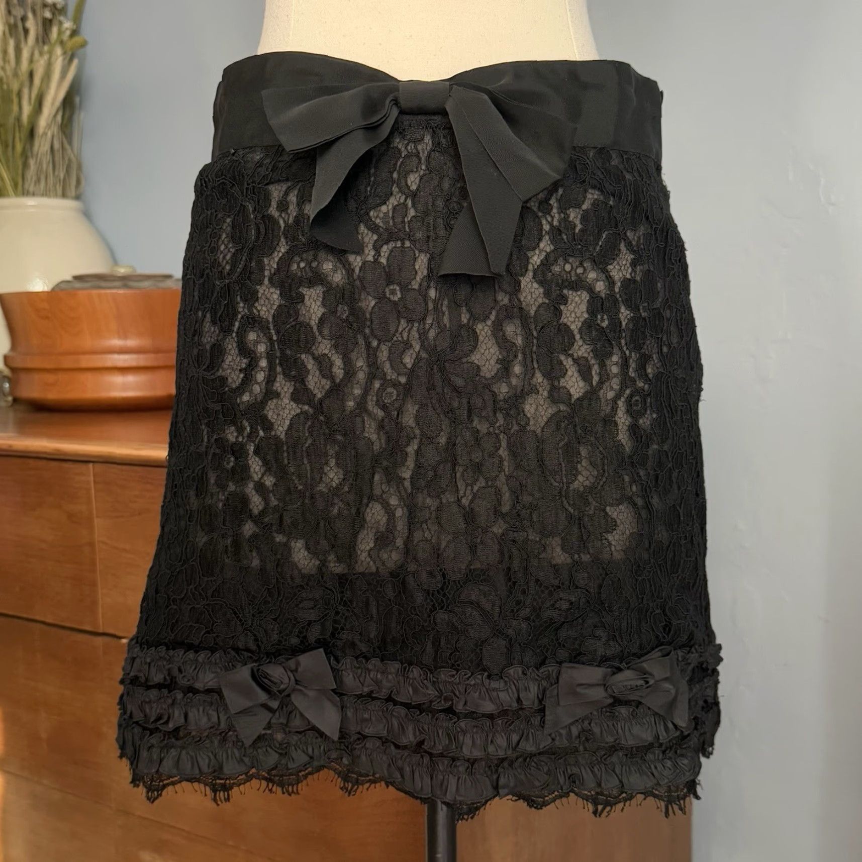 Moschino VINTAGE Moschino Black Silk Lace Mini Skirt Black Sheer Unlined Size US 8 Size 30" / US 8 / IT 44 - 2 Thumbnail