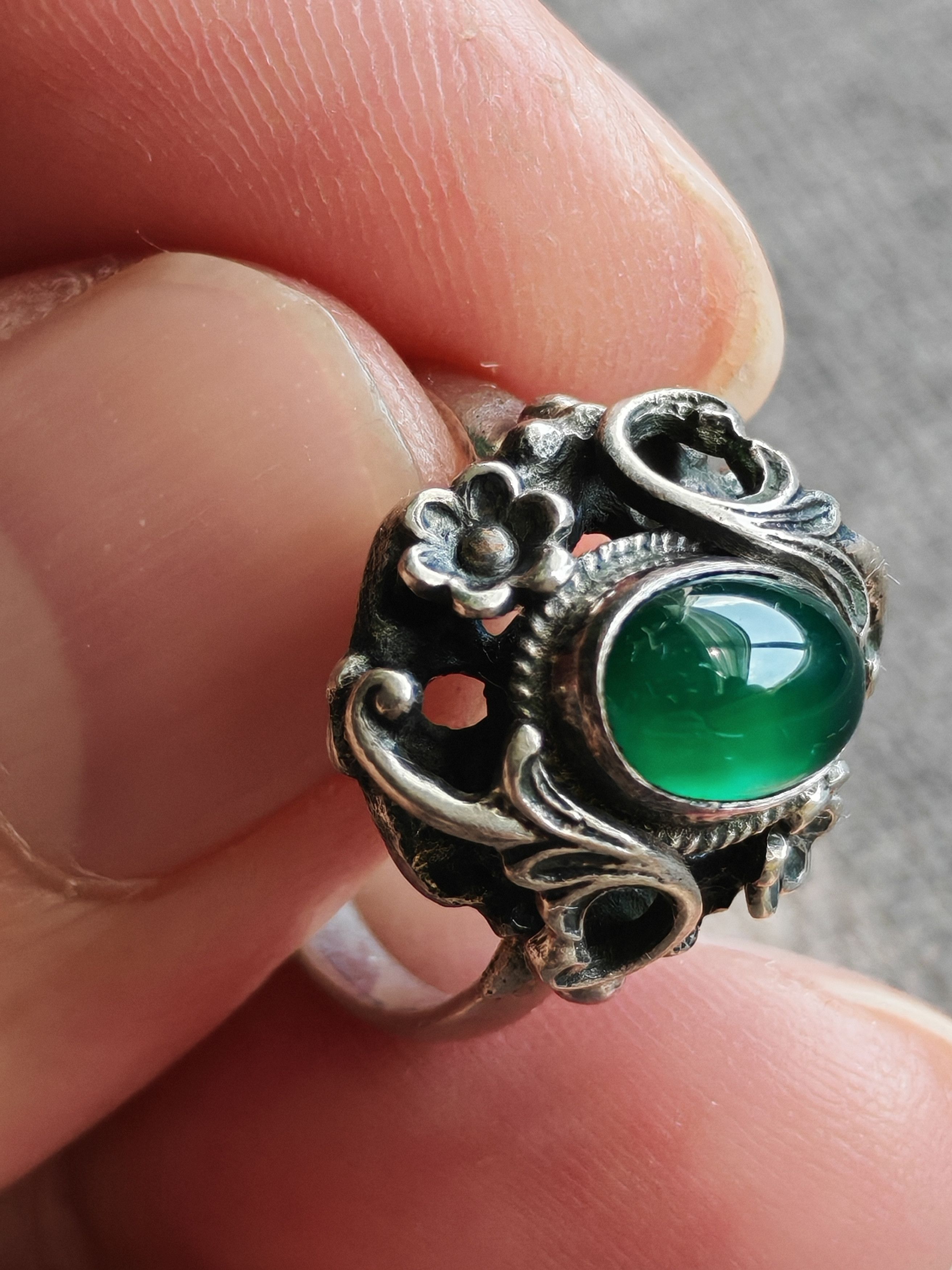 Other Vintage Sterling Silver Green Onyx Flower Ring Size ONE SIZE - 10 Thumbnail