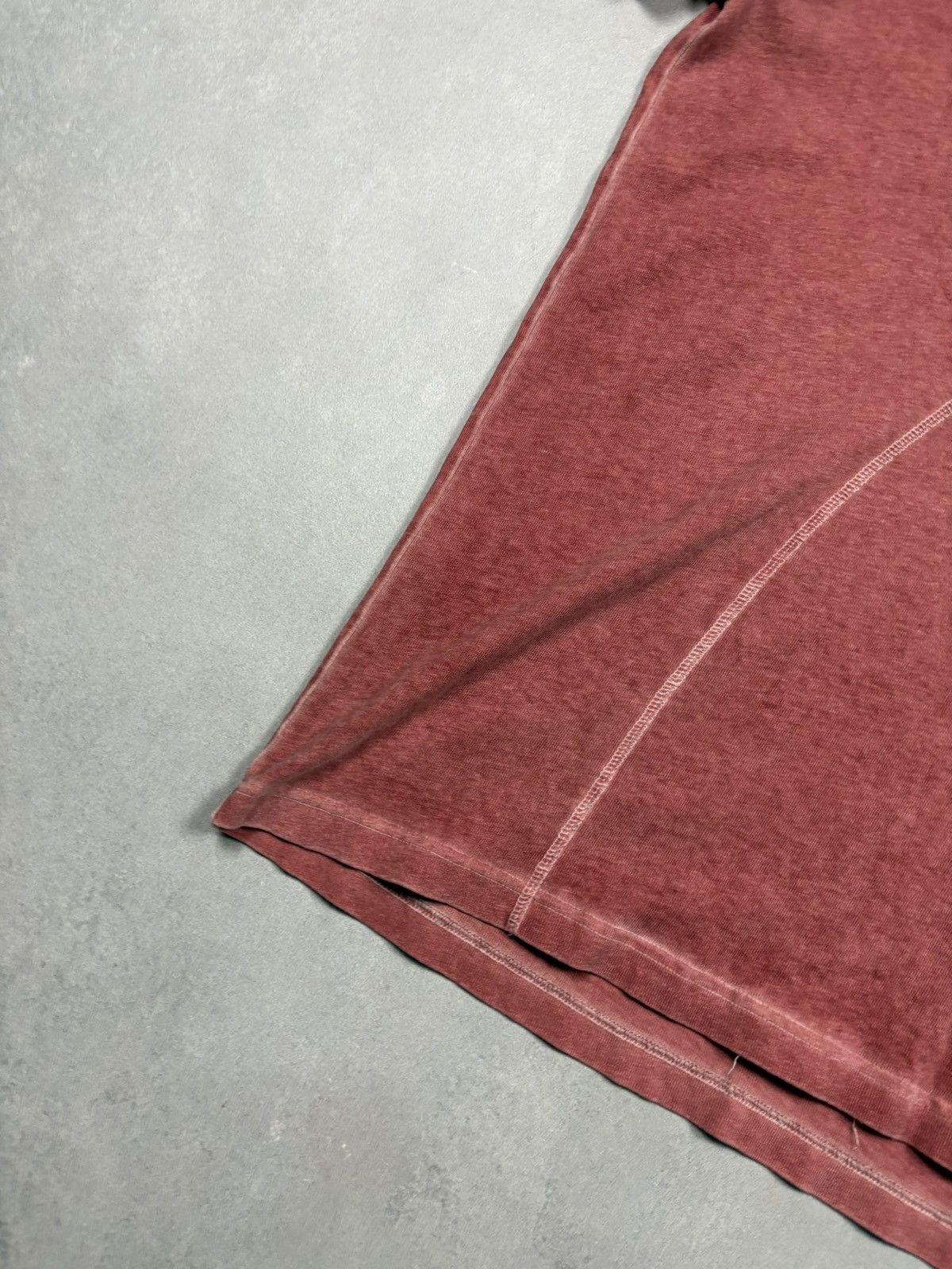 A-COLD-WALL* A-Cold-Wall Distressed T-Shirt Washed Red Asymmetric Seam Size US L / EU 52-54 / 3 - 5 Thumbnail