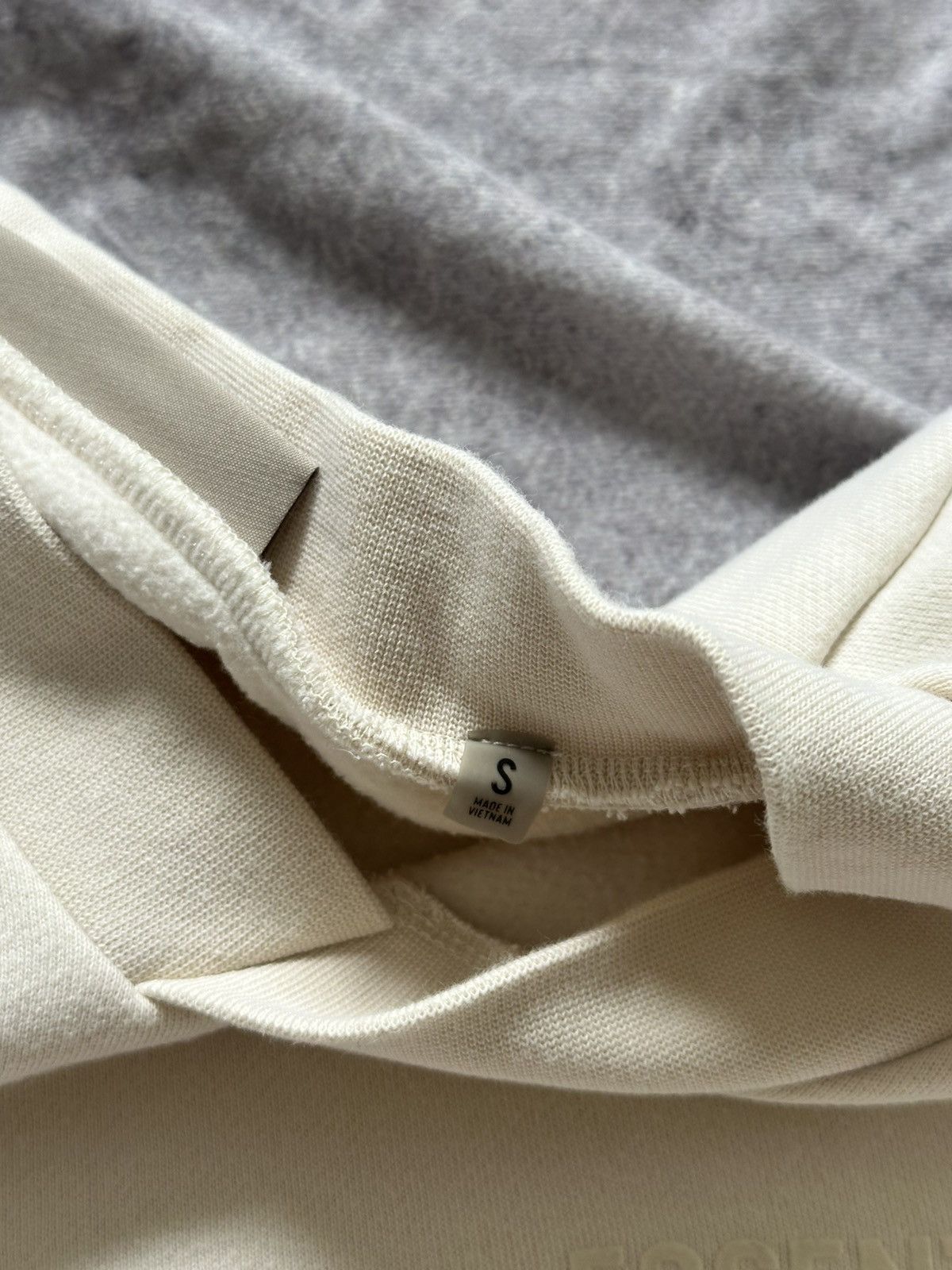 Essentials Fear of God Essentials Fleece V Neck Sweater Vest Medium FOG Size US S / EU 44-46 / 1 - 7 Thumbnail