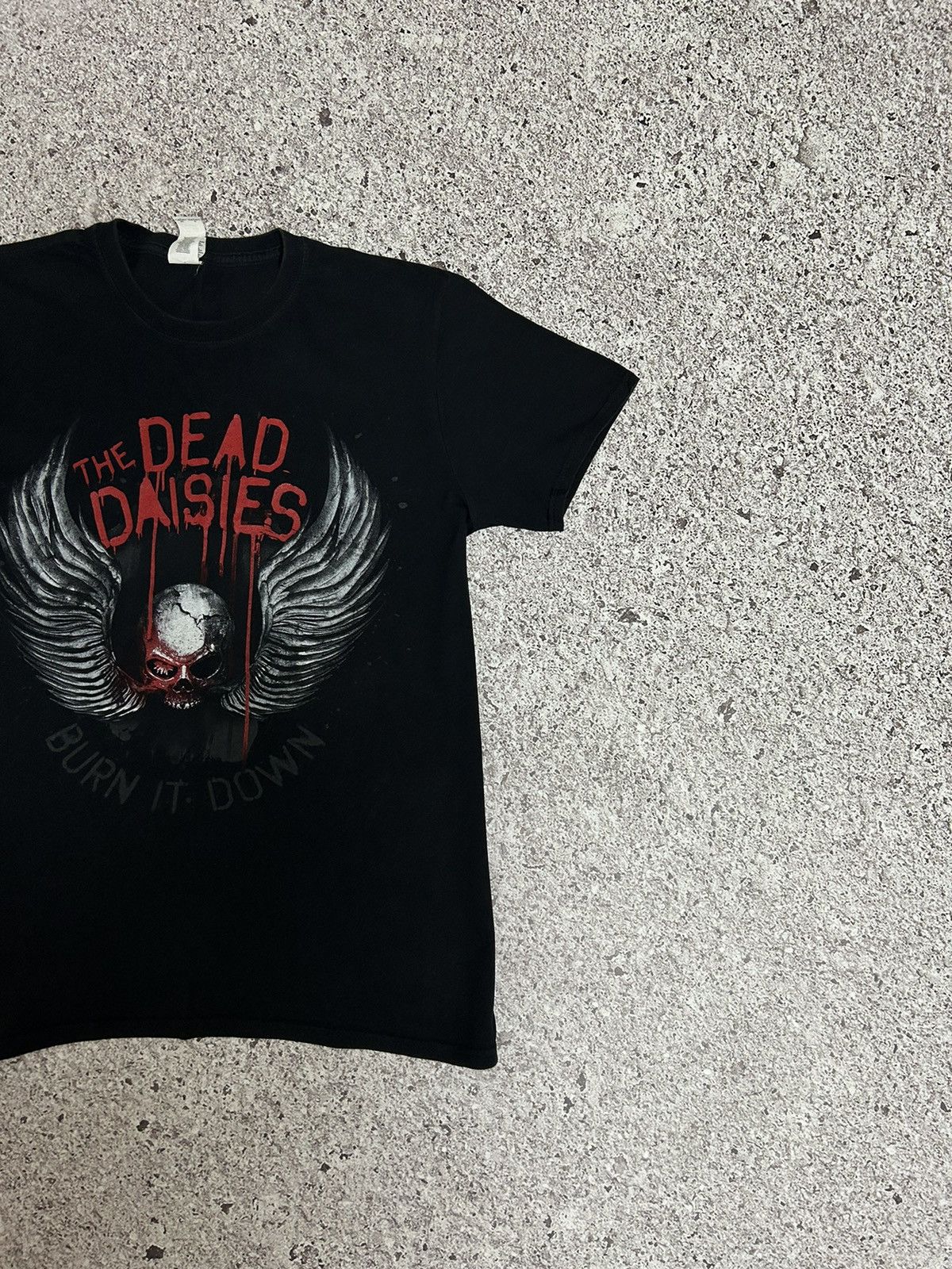 Band Tees The Dead Daisies Burn It Down Tour Band Rock 2018 T-Shirt Size US M / EU 48-50 / 2 - 3 Thumbnail