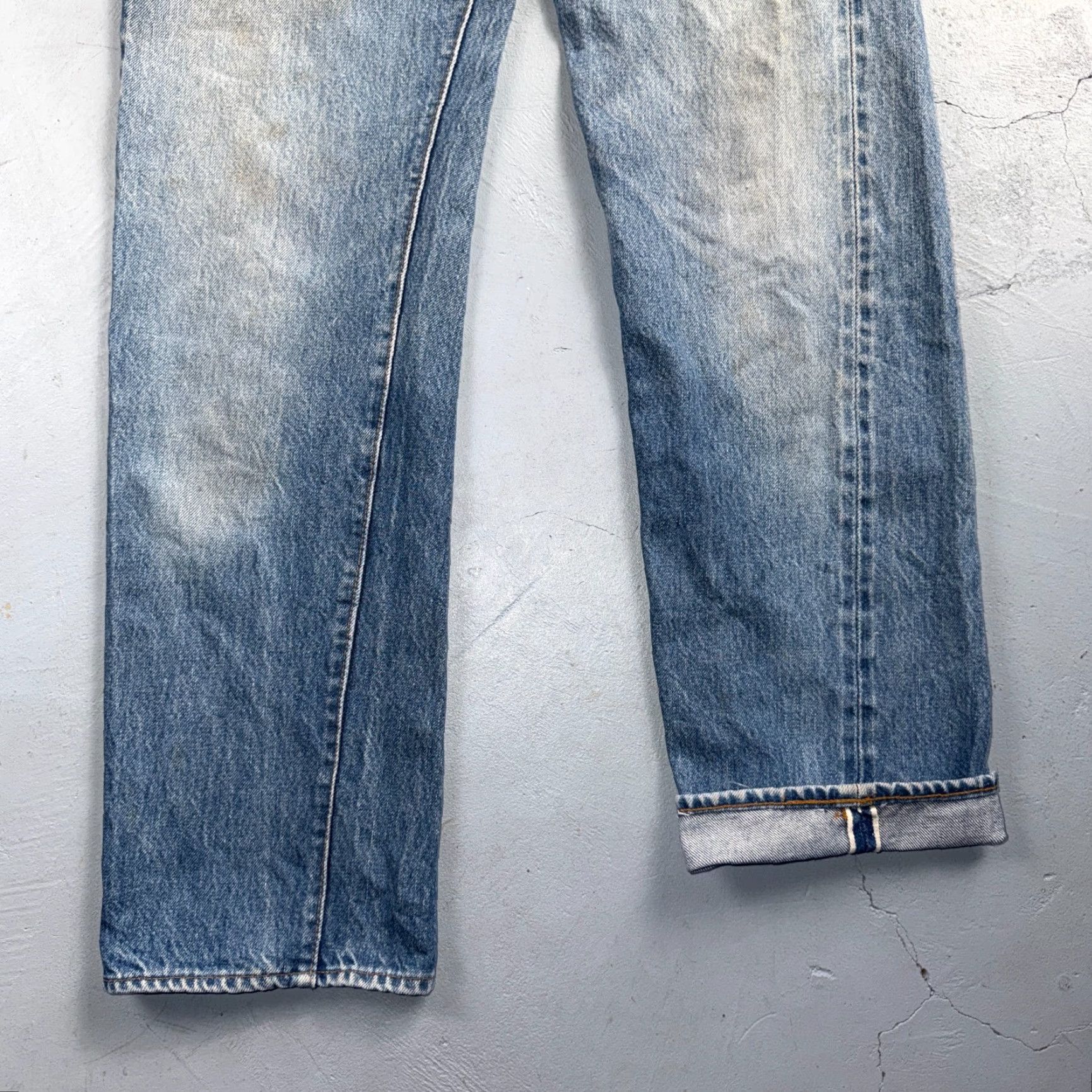 Levi's VINTAGE Levi's 501 Jeans Classic Straight Light Wash 30x34 USA 80s 90s Distressed Button Fly Mens Regular Denim Blue Jeans Size US 30 / EU 46 - 3 Thumbnail