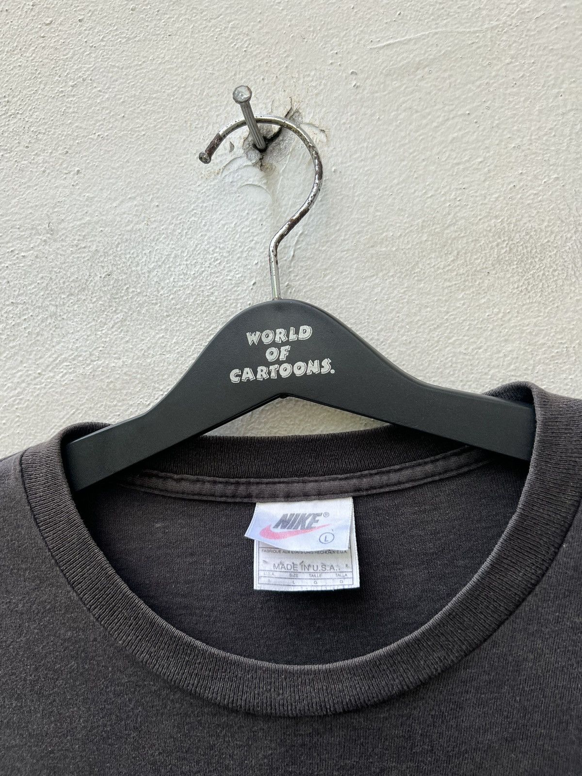 Nike Vintage 90s Nike Distressed Sun Faded Black Swoosh t shirt Size US L / EU 52-54 / 3 - 7 Thumbnail
