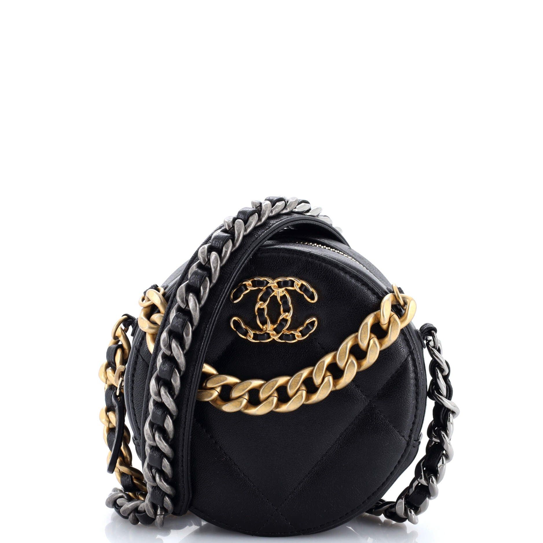 Chanel 19 Round Clutch with Chain Size ONE SIZE - 1 Thumbnail
