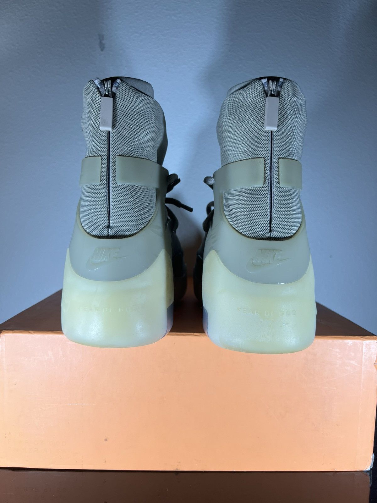 Fear of God × Nike Nike Air Fear of God 1 “Oatmeal” size 9.5 Size US 9.5 / EU 42-43 - 3 Thumbnail