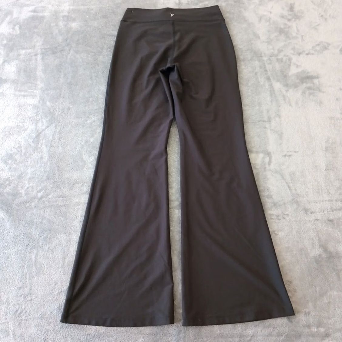 Old Navy Old Navy Active Powersoft Ankle Pants Womens Medium Gray Flare Pull On Stretch Size 32" / US 10 / IT 46 - 2 Thumbnail