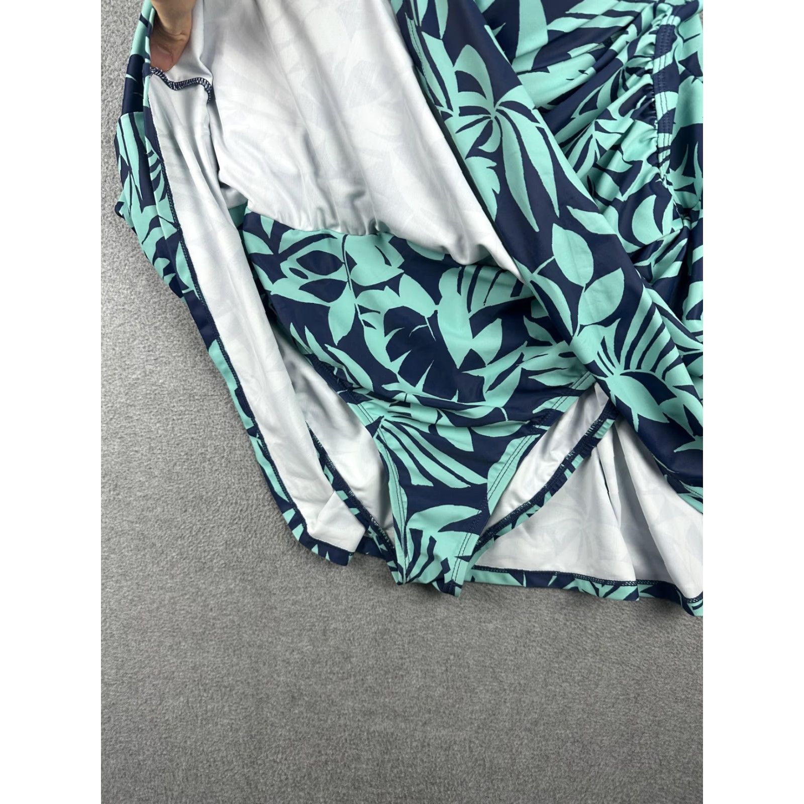 Liz Claiborne Liz Claiborne Swimdress Womens 22W Green Havana Leaf One Piece Plus Size 3XL / US 20-22 - 7 Thumbnail