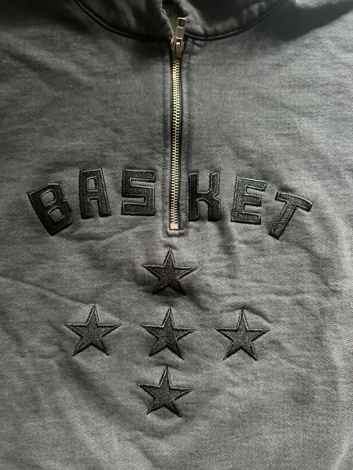 basketcase gallery Basketcase Gallery Spellout Quarter Zip in Black Size US M / EU 48-50 / 2 - 3 Thumbnail