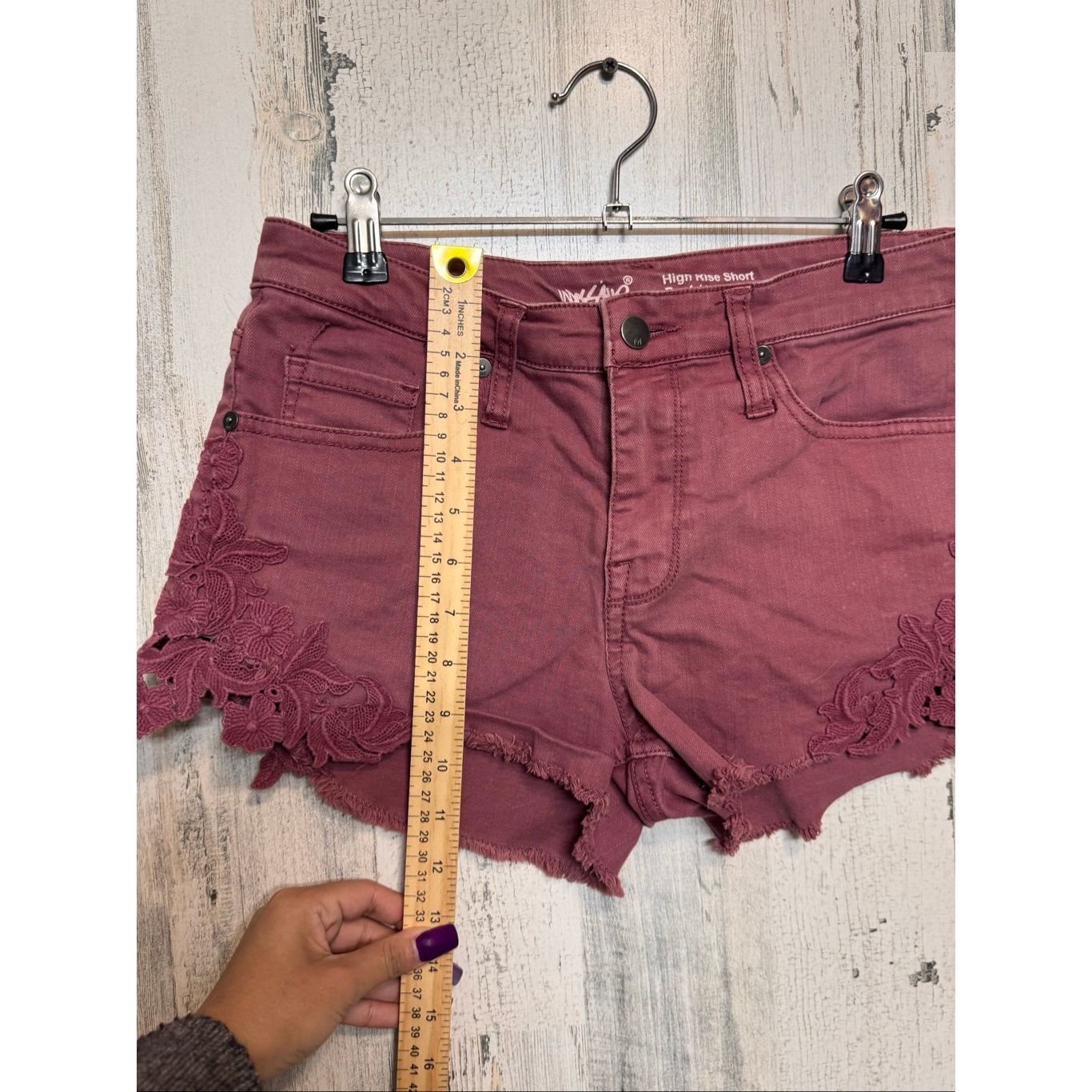 Mossimo Massimo Denim High Rise Shorts Size 6/28 Burgundy Lace Hem Super Stretch Size 28" / US 6 / IT 42 - 6 Thumbnail