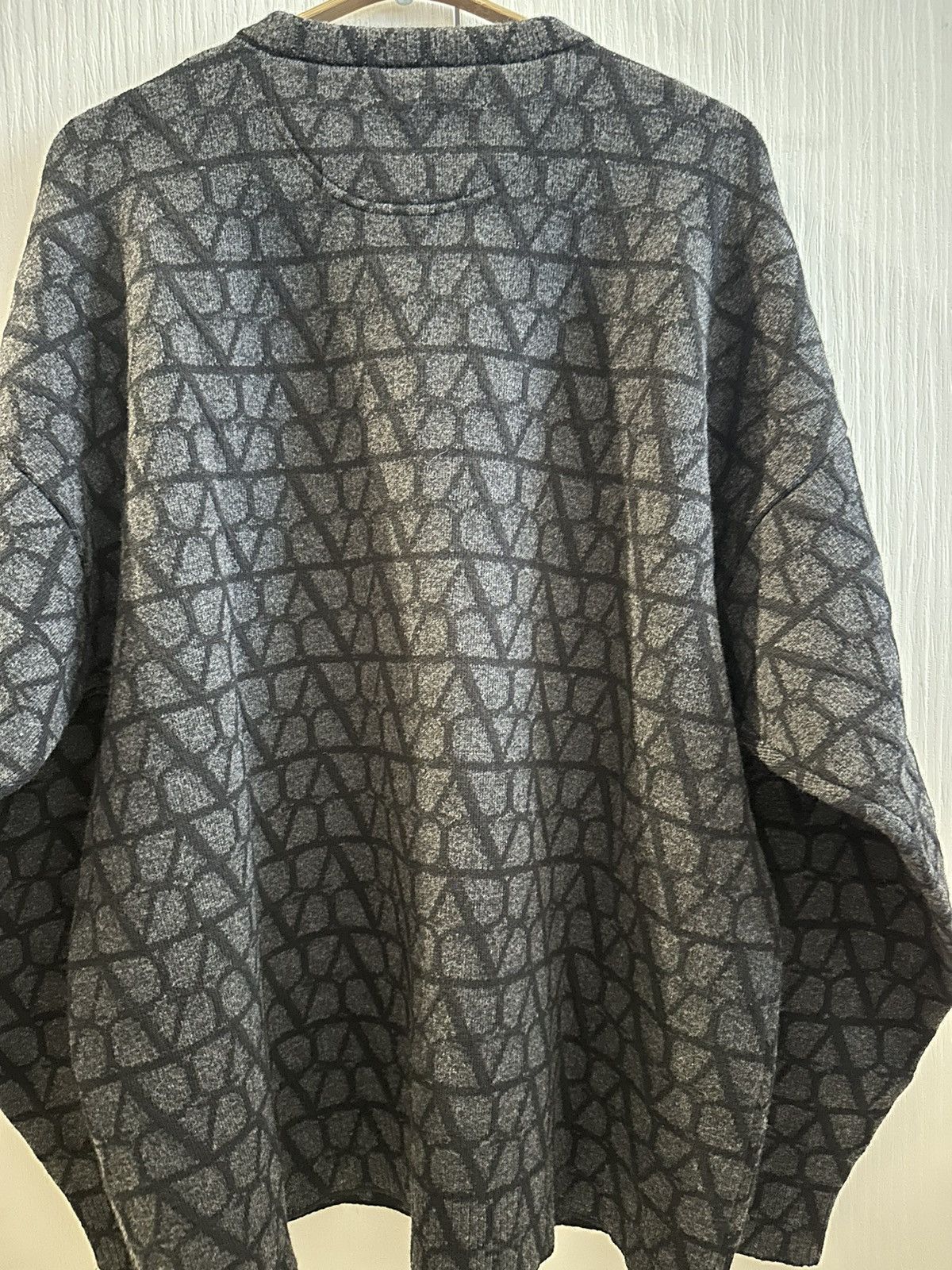 Valentino Valentino Garavani Toile Iconographe Sweater Size US M / EU 48-50 / 2 - 3 Thumbnail