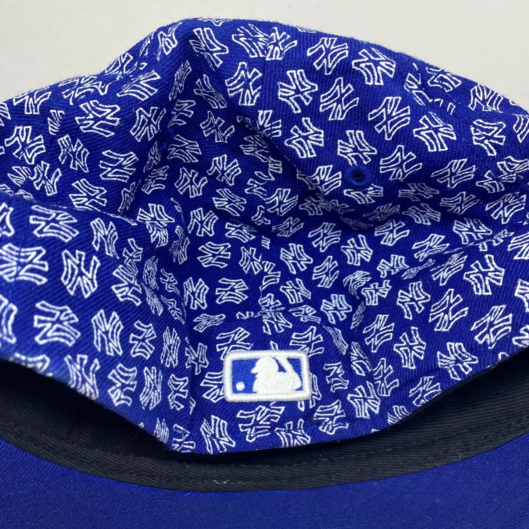 New Era VINTAGE New York Yankees Baseball Cap Unisex Adults 7 3/8 Wool NYC Logo Sports Size ONE SIZE - 7 Thumbnail
