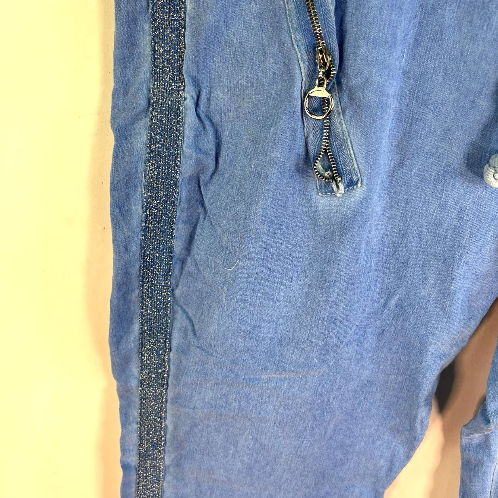 Denime Liberty Art Denim Jeans Womens Size 32 X 30 Blue Mid Rise Relaxed Fit Embroidered Glitter Crop Jeans Size 24" / US 00 / IT 34 - 5 Thumbnail
