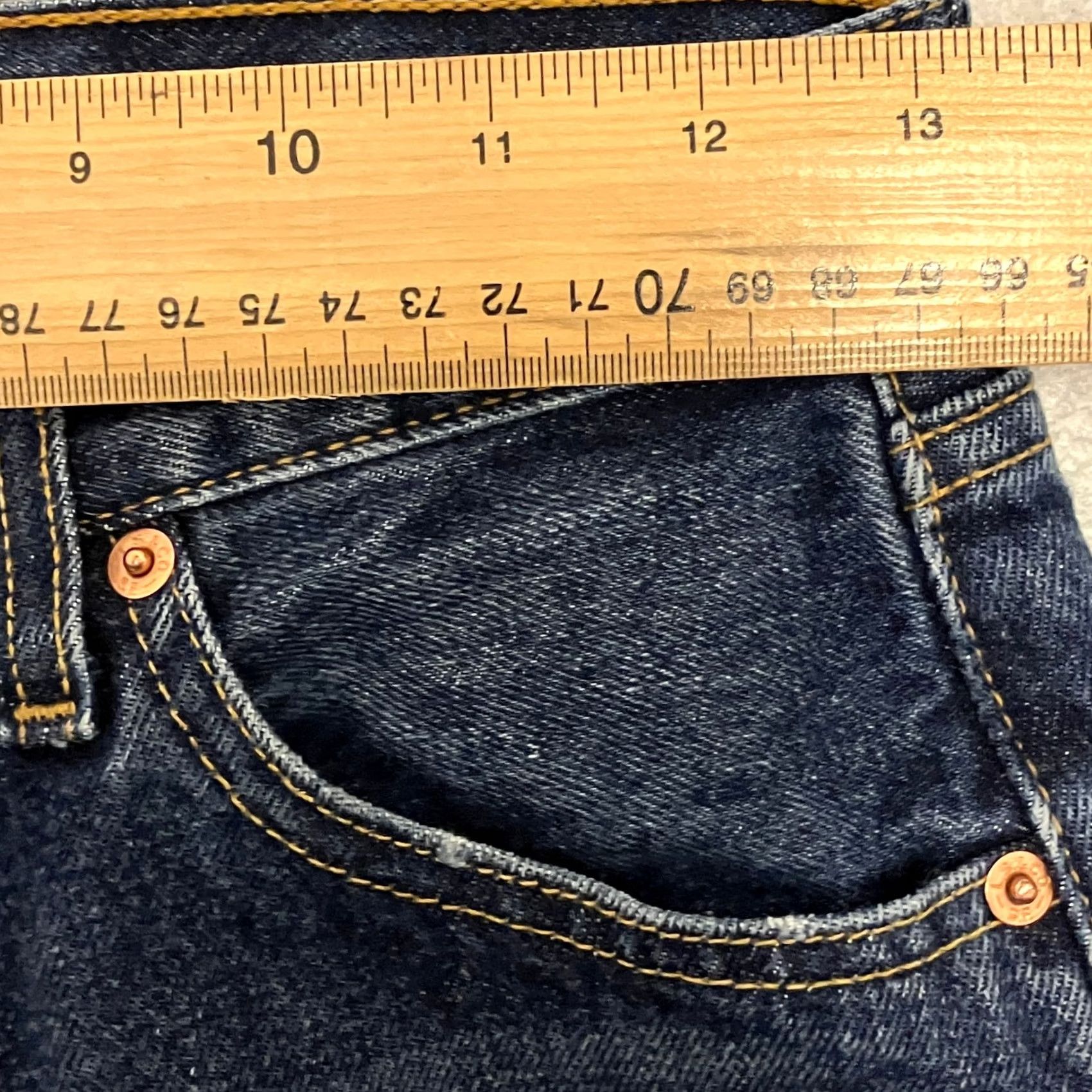 Levi's Levi's 501 Jeans Blue Straight Fit Denim Button Fly Red Tab 26W 28L Mens Size US 26 / EU 42 - 7 Thumbnail