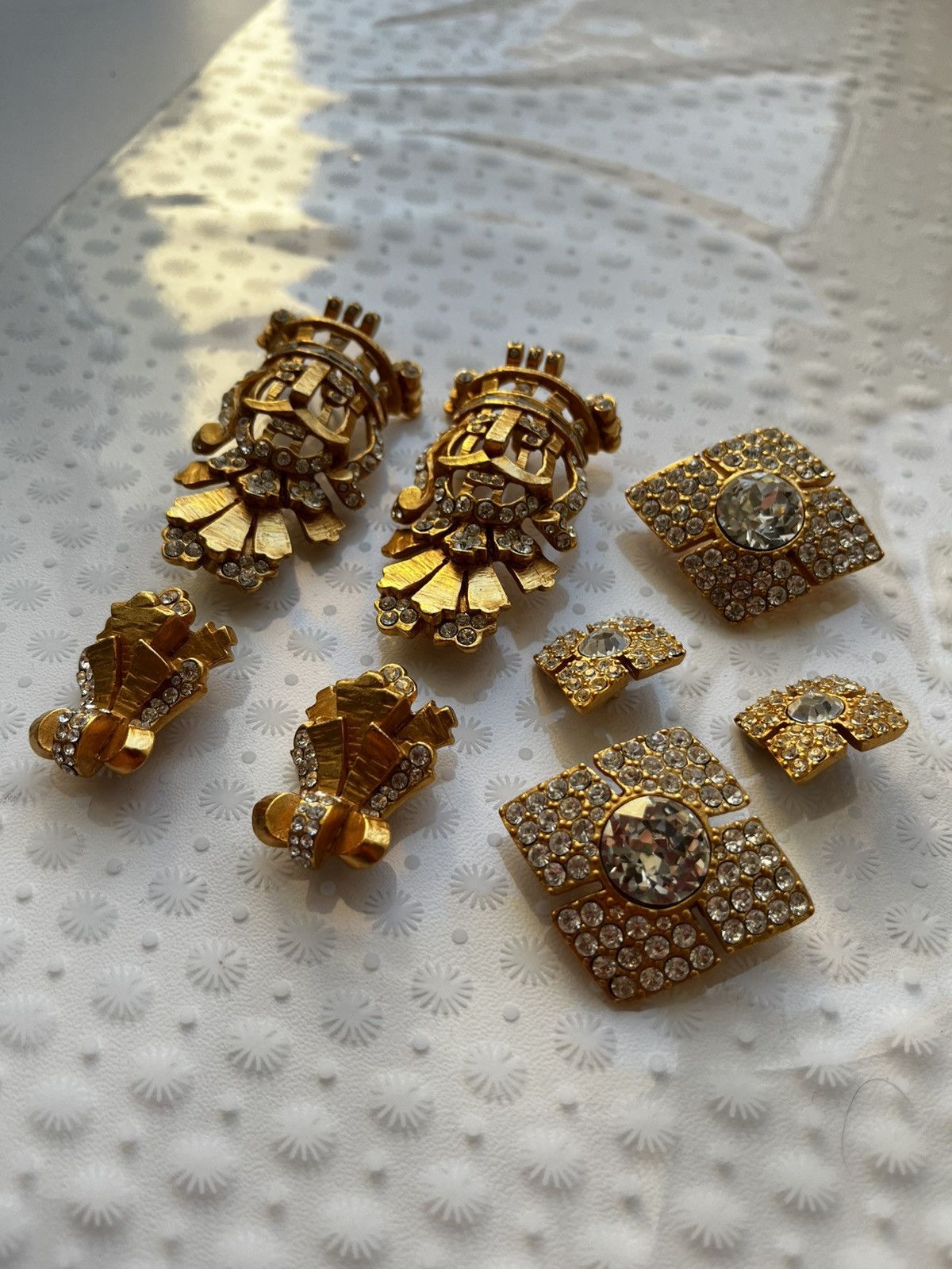 Christian Dior Monsieur Christian Dior Boutique 90s Gold Plated Rhinestones Brooches Size ONE SIZE - 5 Thumbnail