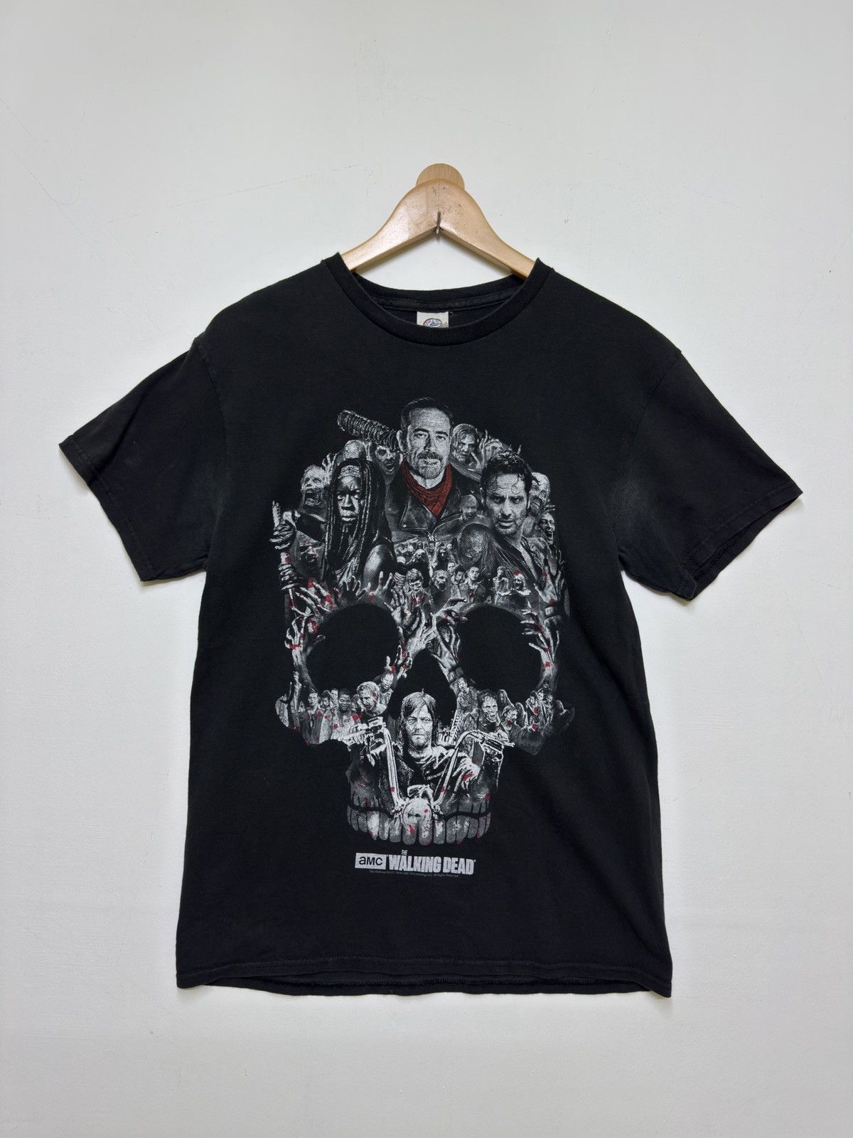 Vintage Vintage Walking Dead Graphic Tee Skull / 2016 Size US S / EU 44-46 / 1 - 1 Thumbnail