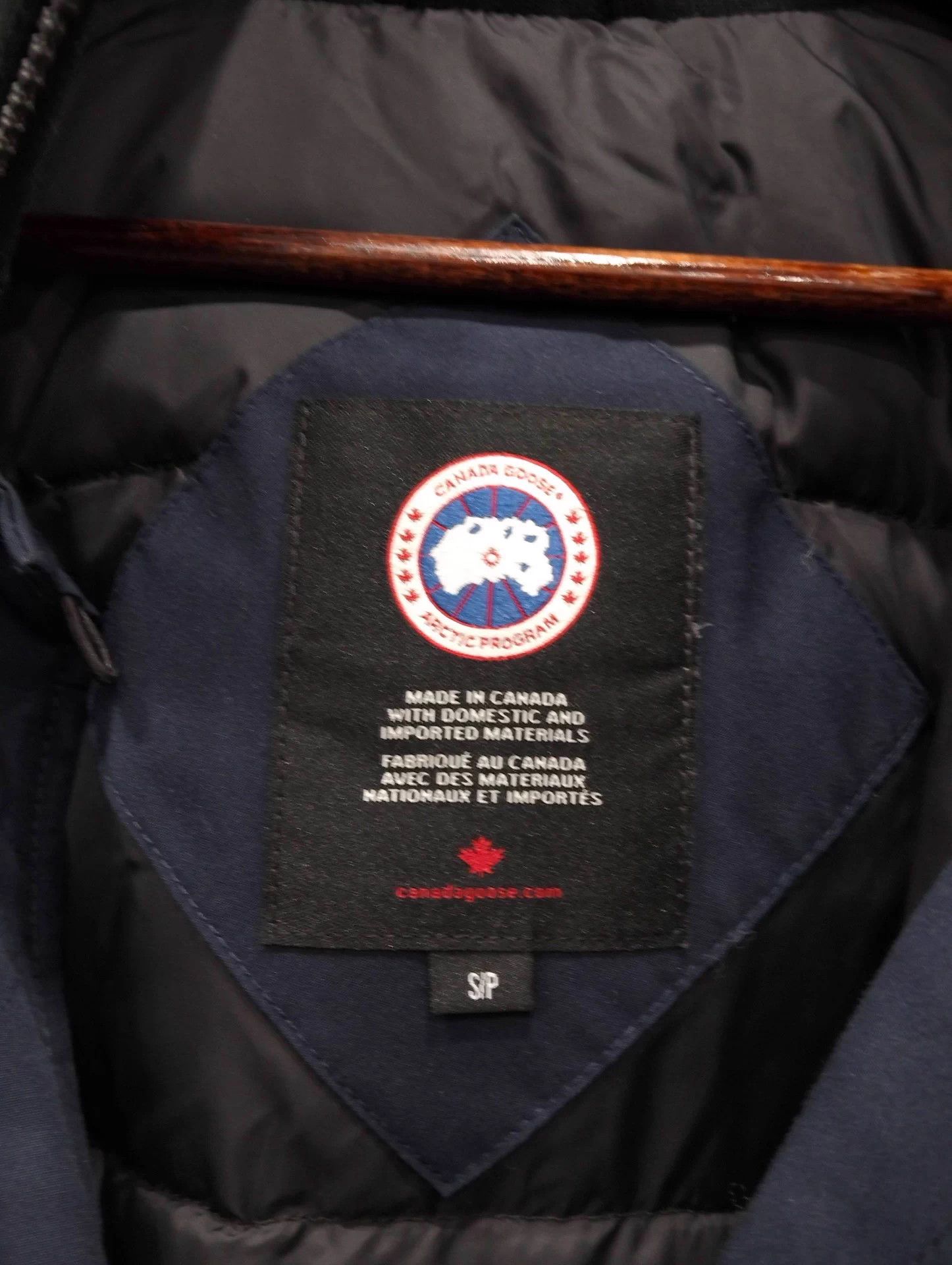 Canada Goose Canada Goose fur trim parka S 95 new Size S / US 4 / IT 40 - 4 Thumbnail