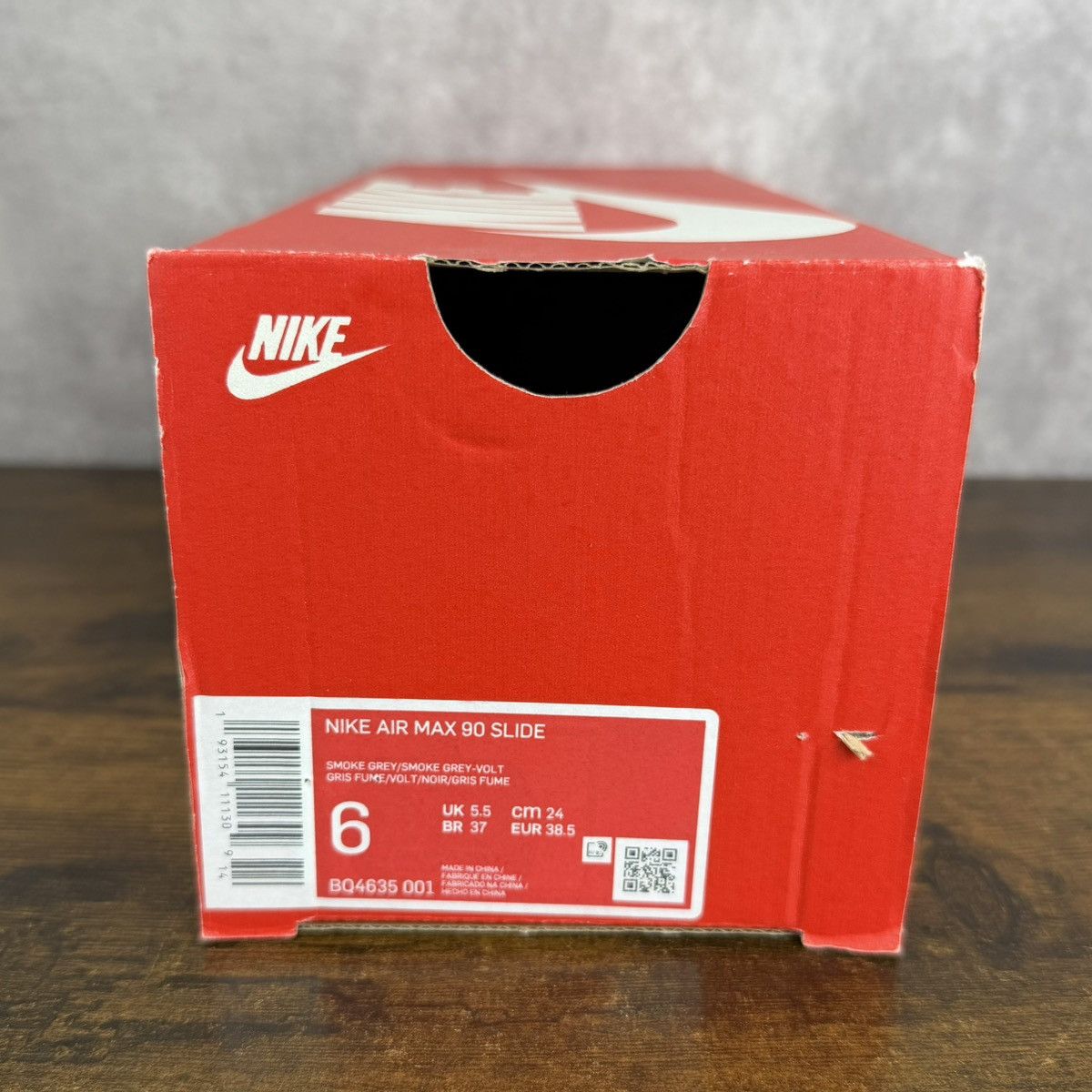 Nike NEW Nike Air Max 90 Slide Volt Neon BQ4635-001 Men’s Slip-On Size US 6 / EU 39 - 9 Thumbnail