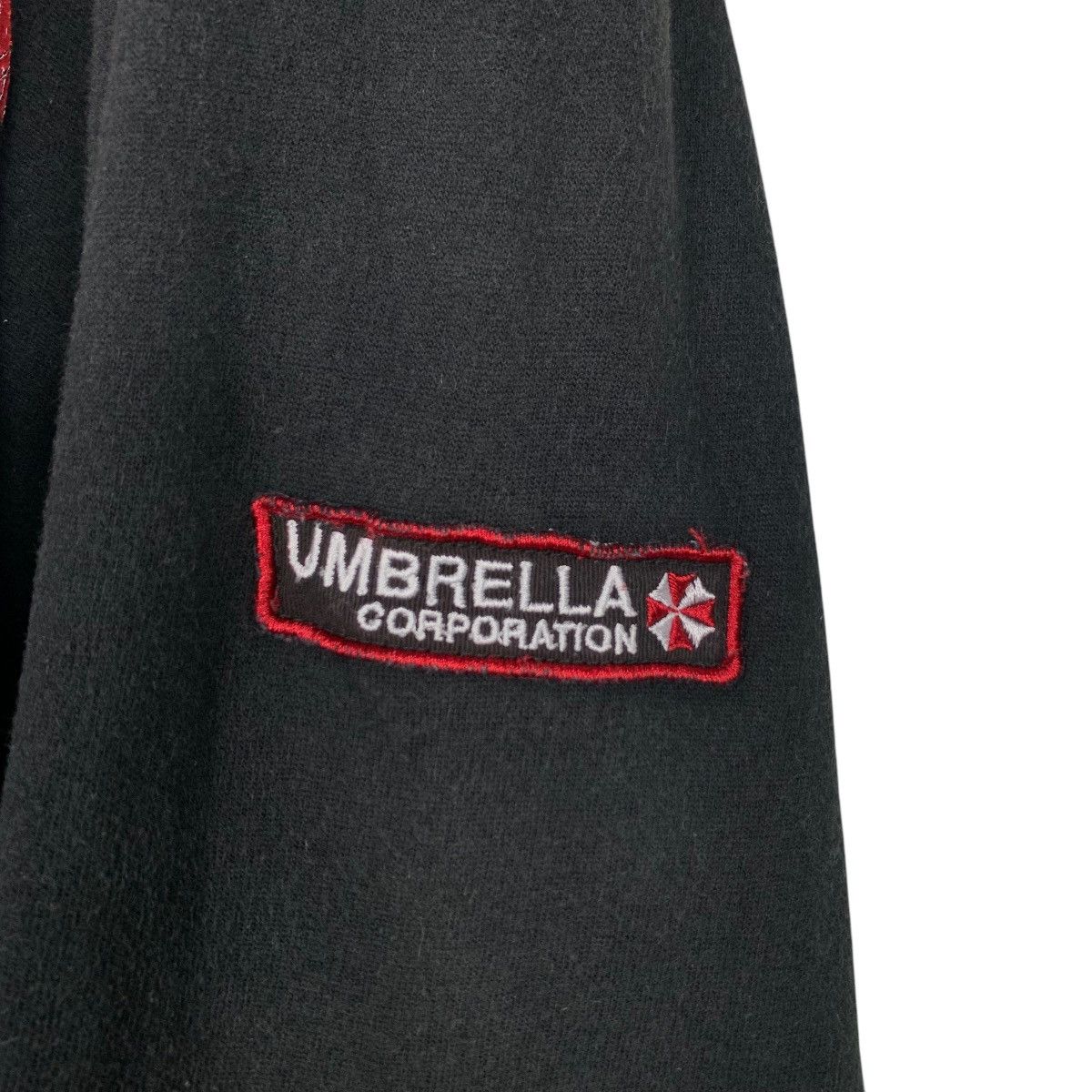 Japanese Brand BIOHAZARD Umbrella Big Logo Capcom Hoodies #2217-C98 Size US L / EU 52-54 / 3 - 12 Thumbnail