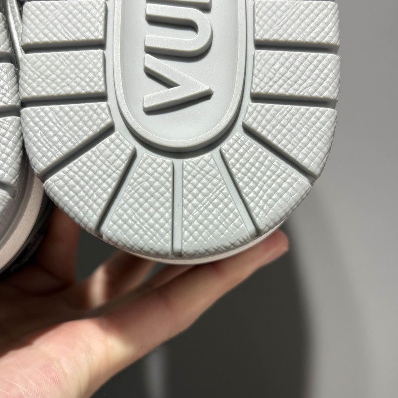 Louis Vuitton Louis Vuitton Trainer Low-Top Sneakers in Gray-White -2508 Size US 8.5 / EU 41-42 - 6 Thumbnail