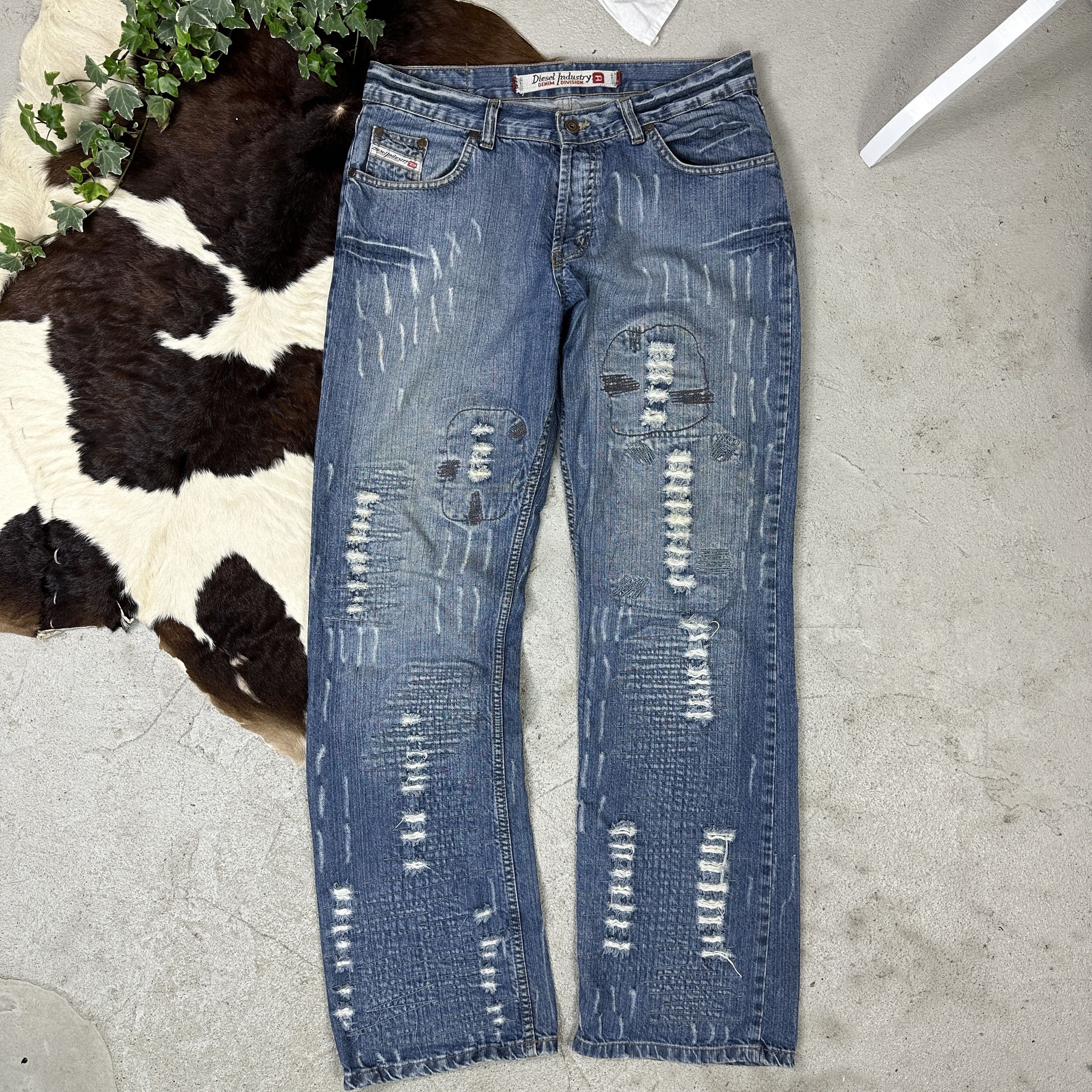 Diesel Vintage Diesel Italy Crazy Distressed Jeans Size US 31 - 4 Thumbnail