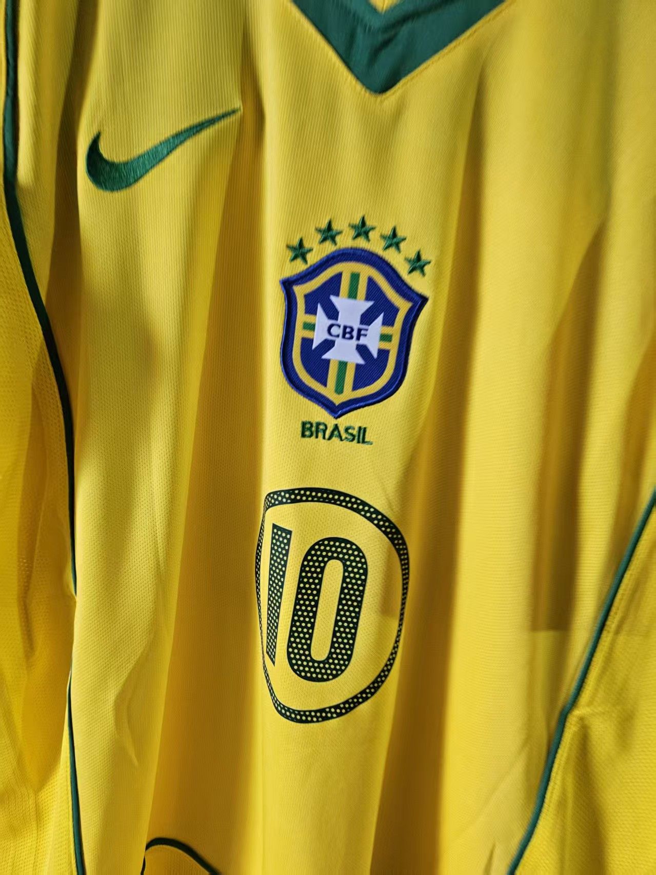 Other 2004 Brazil #10 Ronaldinho Jersey Home Size US XL / EU 56 / 4 - 3 Thumbnail