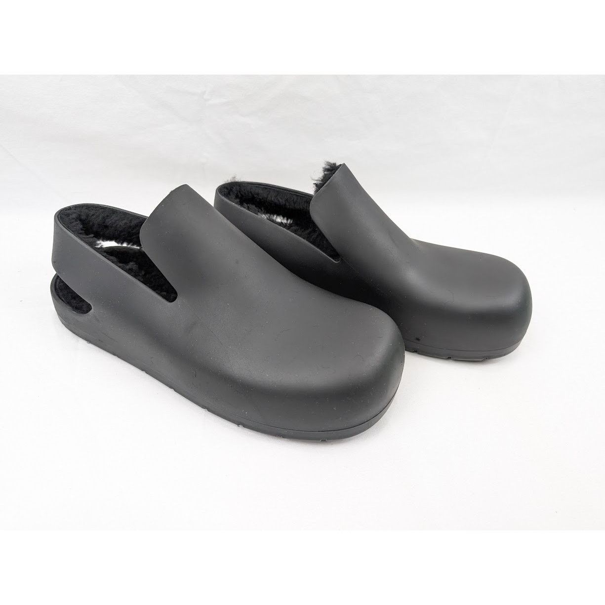 Bottega Veneta o1rshd1 Q:3 / Cozy Matt Rubber Puddle Shearling Sandals Size US 10 / EU 43 - 13 Thumbnail