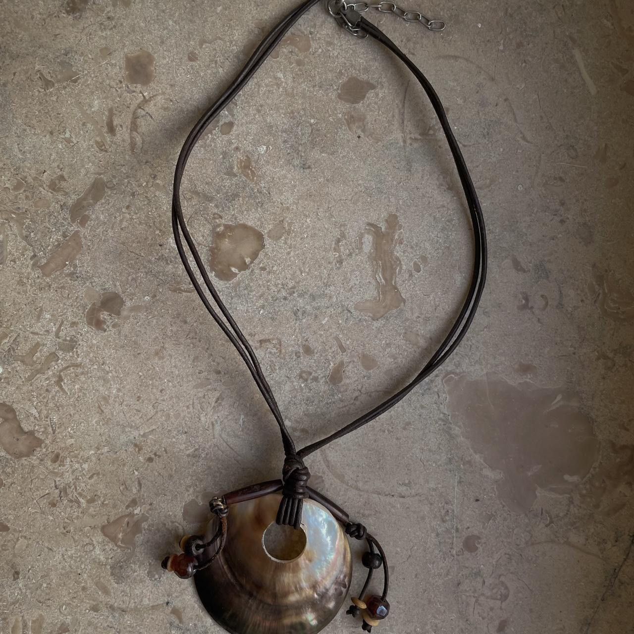 Vintage Vintage Leather Necklace with Shell Pendant Size ONE SIZE - 3 Thumbnail