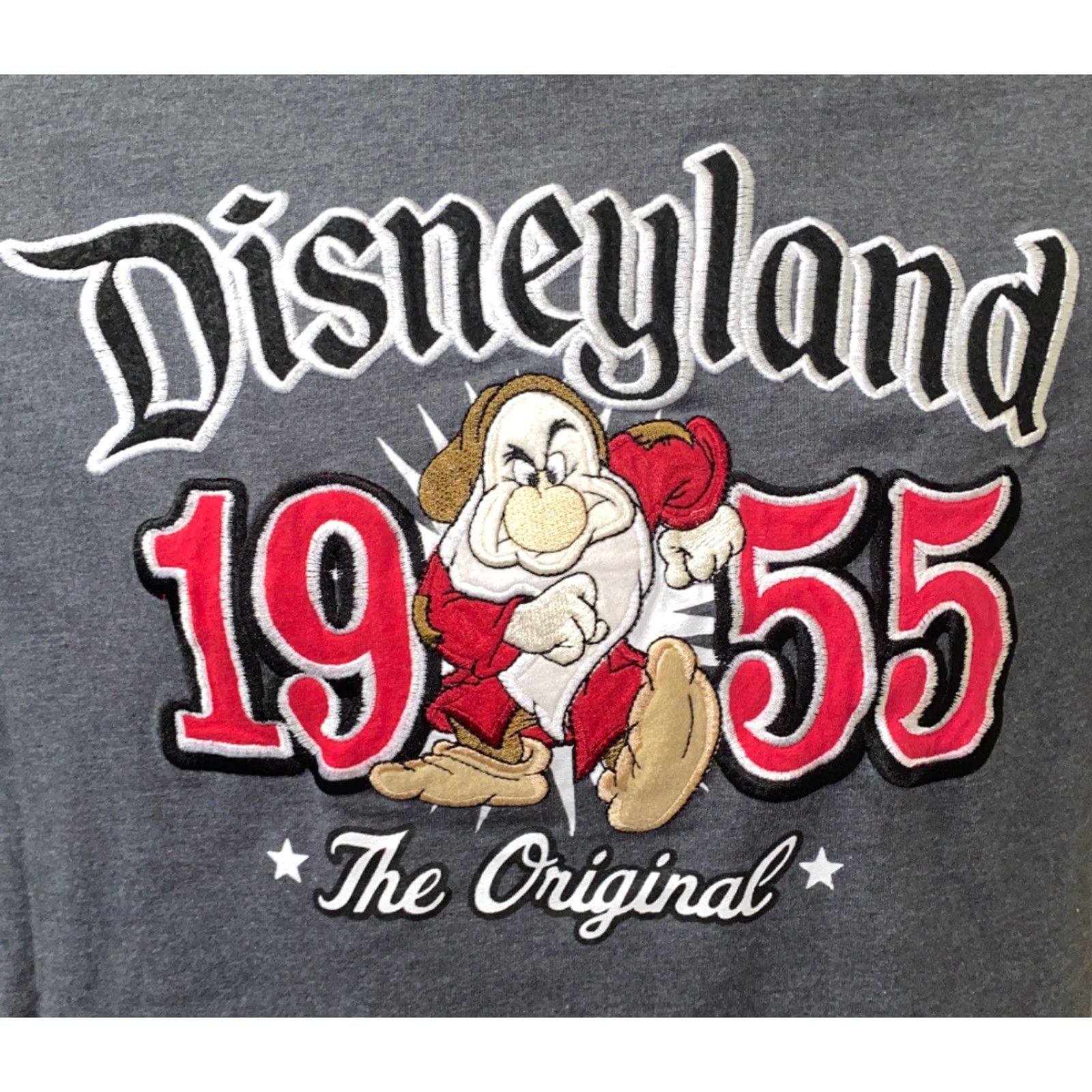 Vintage DisneyParks T-Shirt Mens Gray Short Sleeve Embroidered Size S Size US S / EU 44-46 / 1 - 2 Thumbnail