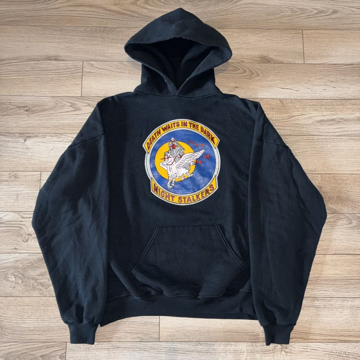 Jerzees Death Waits In The Dark Night Stalkers military hoodie Size US XXL / EU 58 / 5 - 1 Thumbnail
