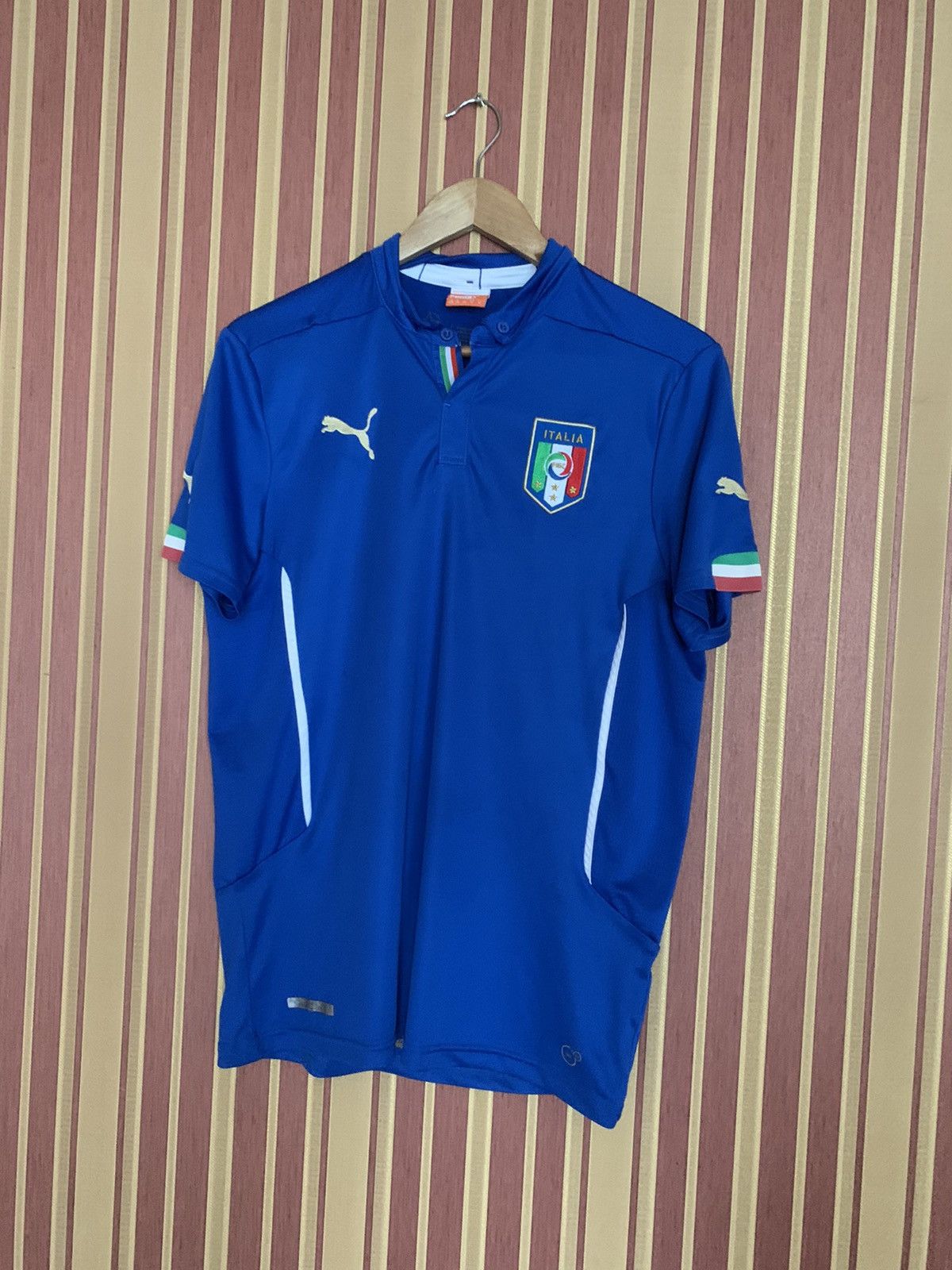 Puma ITALY NATIONAL TEAM 2014/2015/2016 HOME FOOTBALL SHIRT PUMA Size US M / EU 48-50 / 2 - 1 Thumbnail