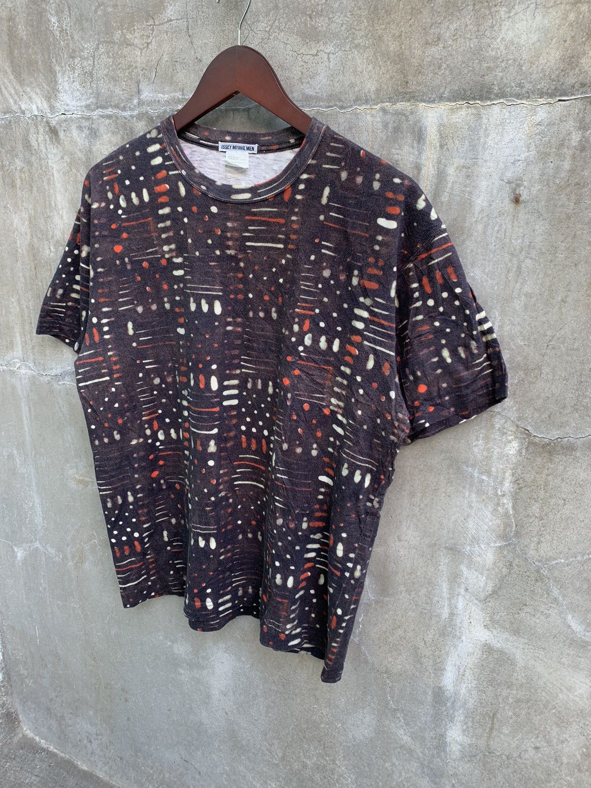 Issey Miyake Graphic Tee Size US L / EU 52-54 / 3 - 4 Thumbnail