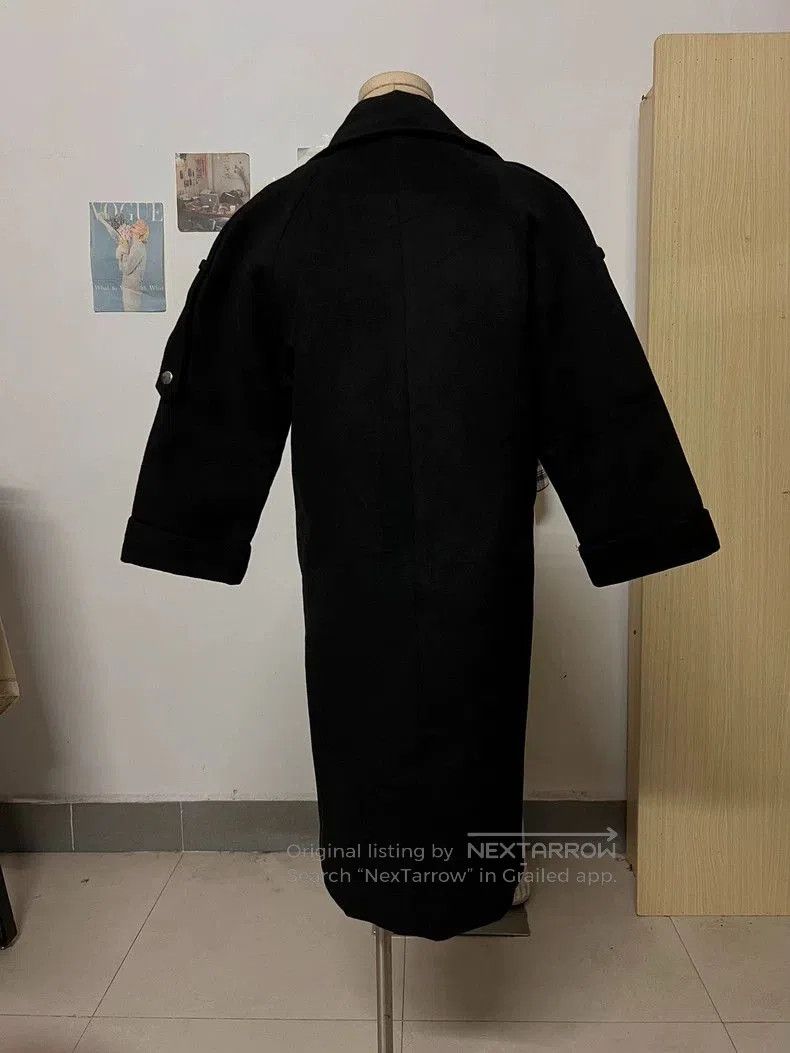 Givenchy vintage givenchy black wool coat with large collar. Size US M / EU 48-50 / 2 - 5 Thumbnail