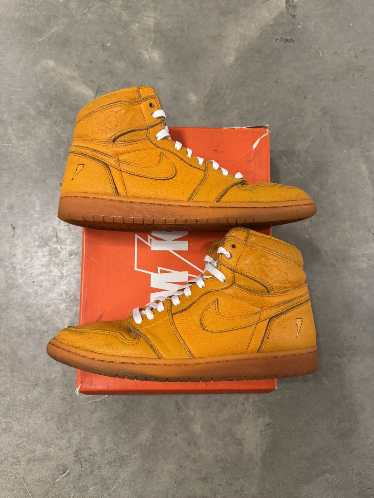 Jordan Brand Jordan 1 Retro High OG Gatorade Orange Size 11 Size US 11 / EU 44 - 2 Thumbnail