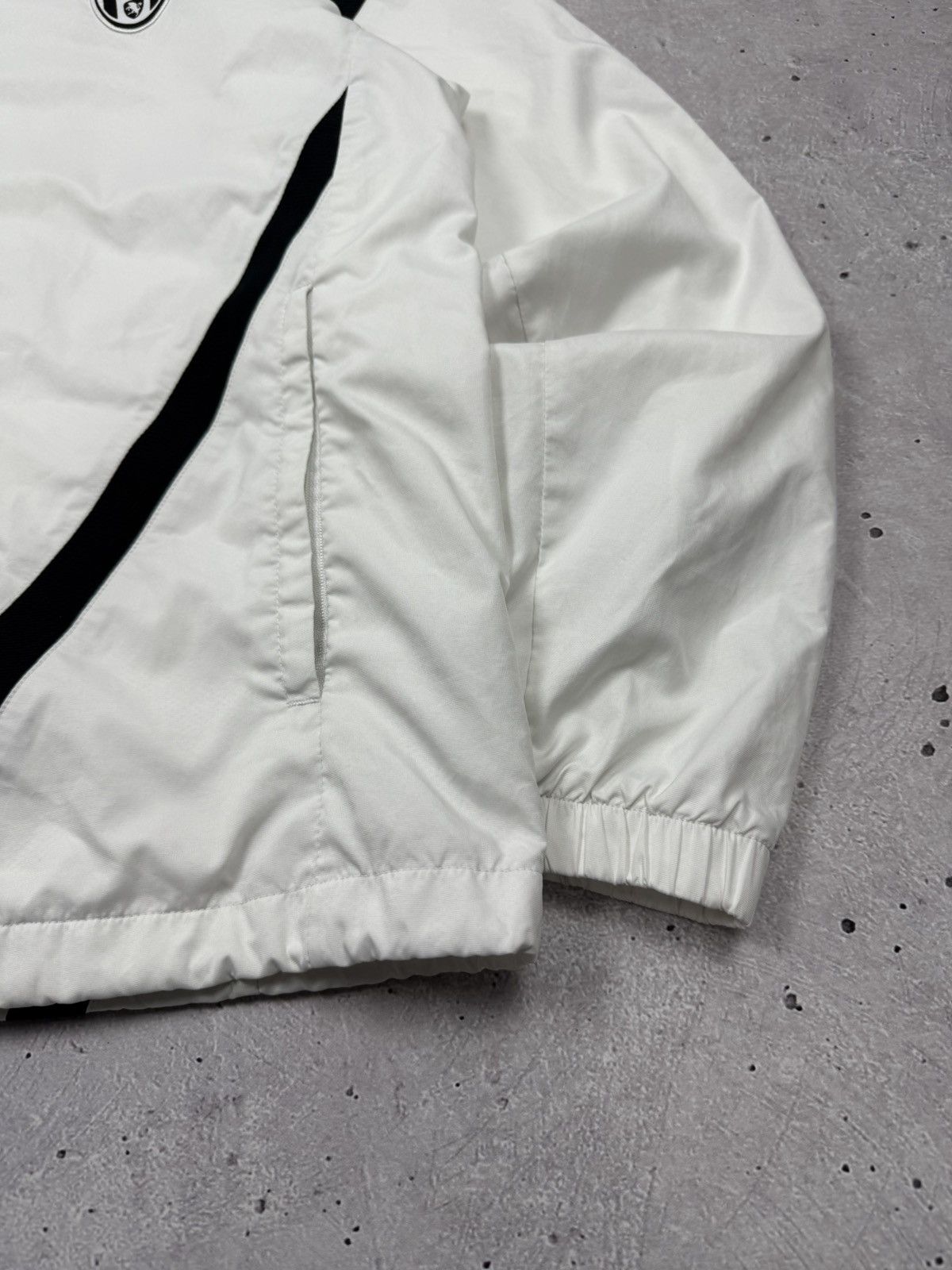 Nike × Vintage Vintage Nike Juventus Blockcore Nylon Track Jacket Size US M / EU 48-50 / 2 - 6 Thumbnail
