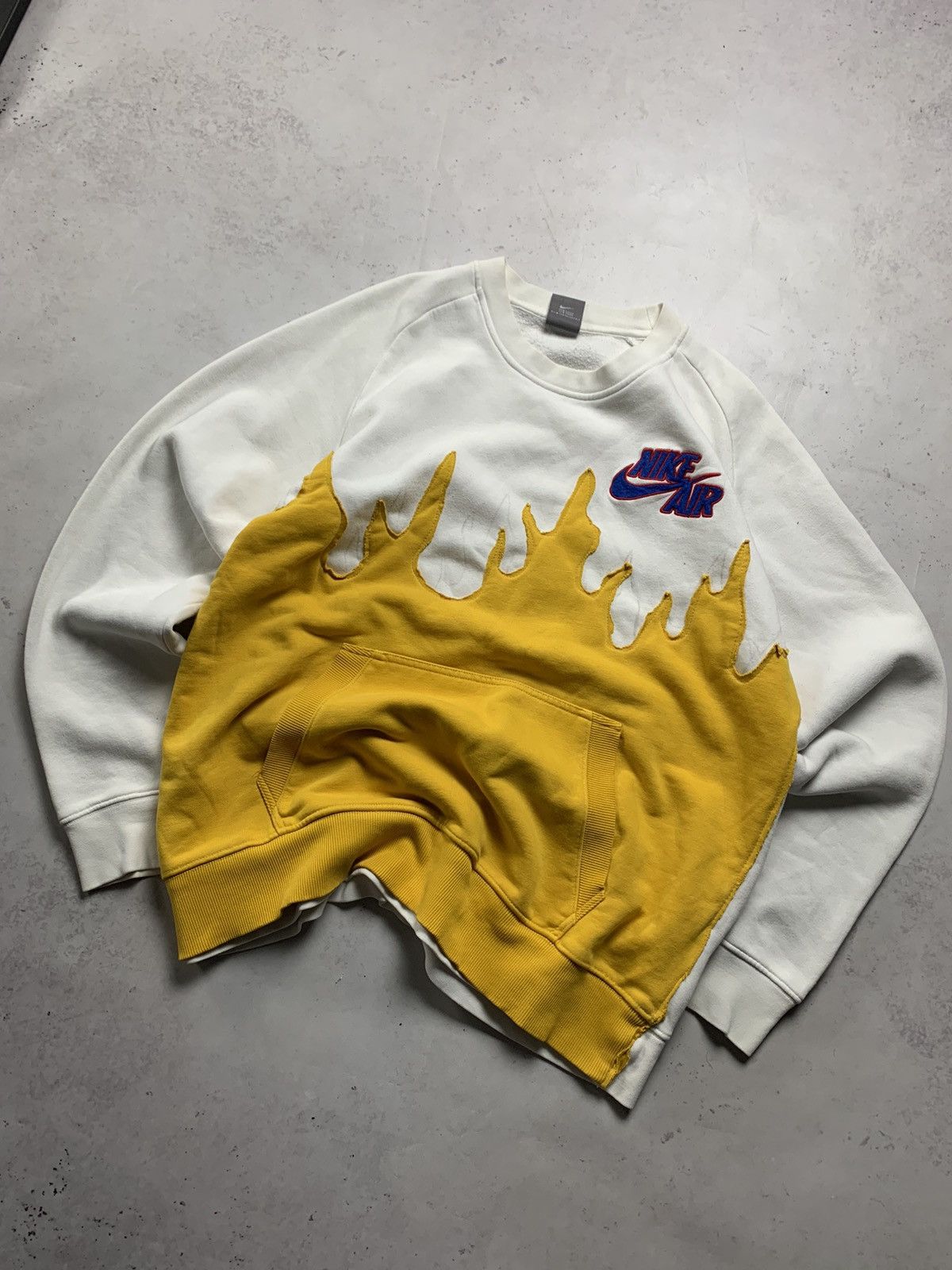 Nike × Vintage Vintage Nike 1/1 Custom Fire Boxy Sweatshirt Y2K L Size US L / EU 52-54 / 3 - 2 Thumbnail